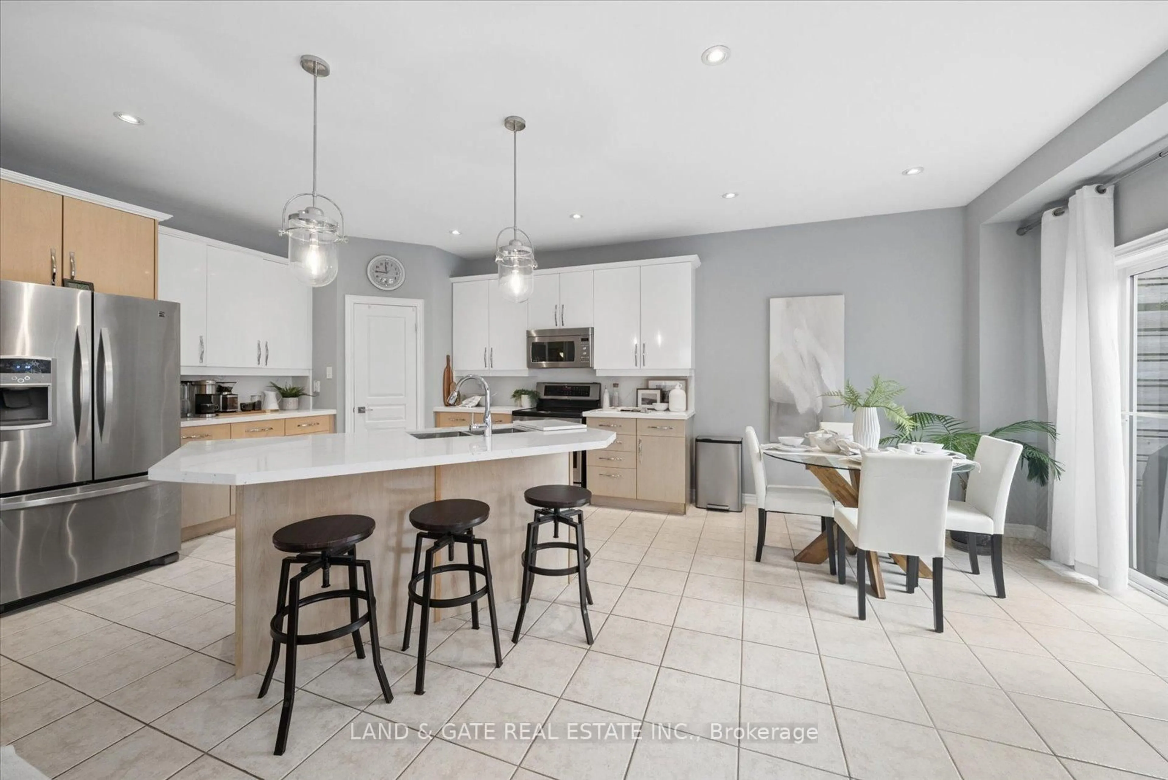 Open concept kitchen, ceramic/tile floor for 1329 Coldstream Dr, Oshawa Ontario L1K 0B5