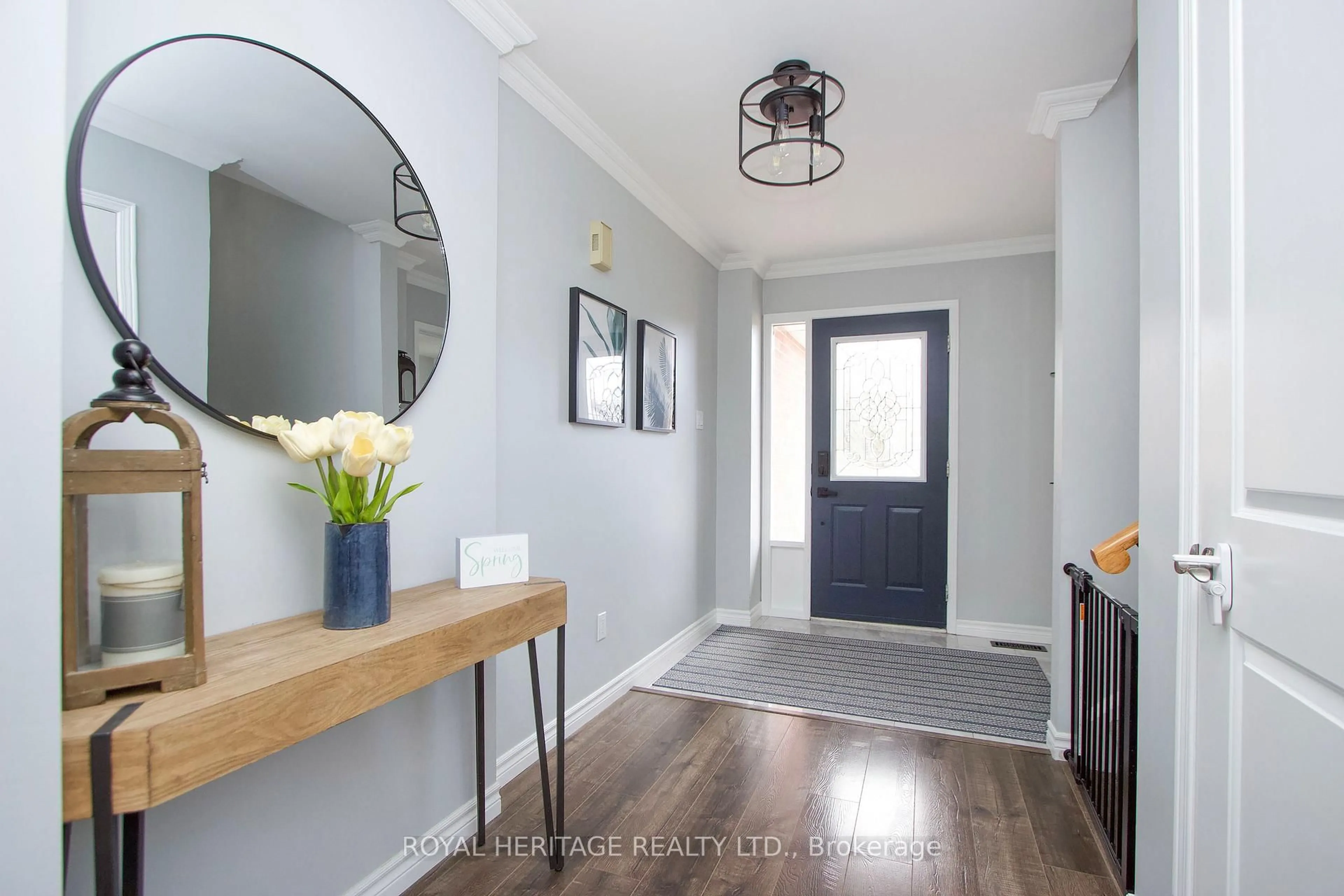 Indoor entryway for 11 Glanville Cres, Clarington Ontario L1C 4L6