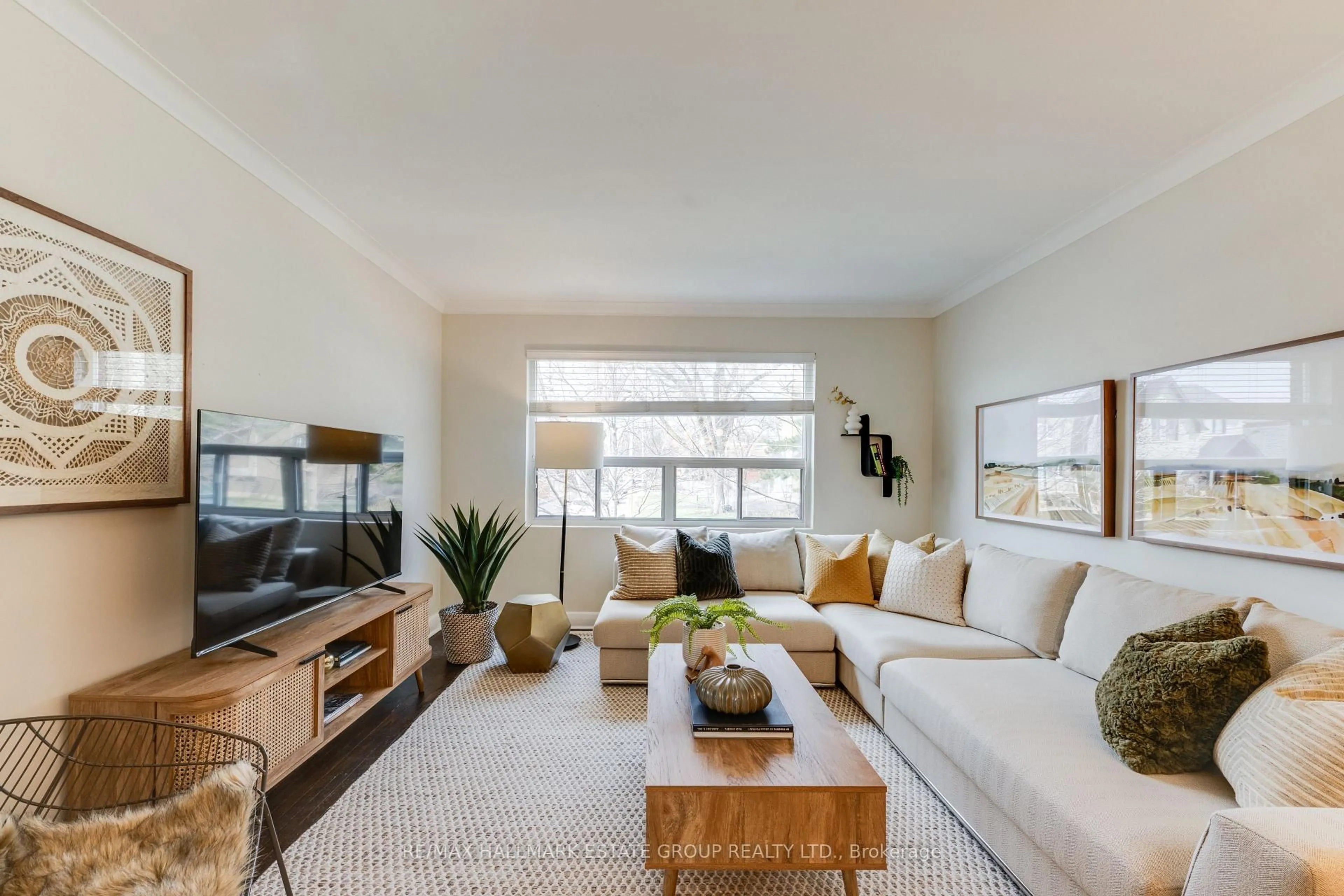 Living room with furniture, unknown for 225 Woodville Ave, Toronto Ontario M4J 2R4