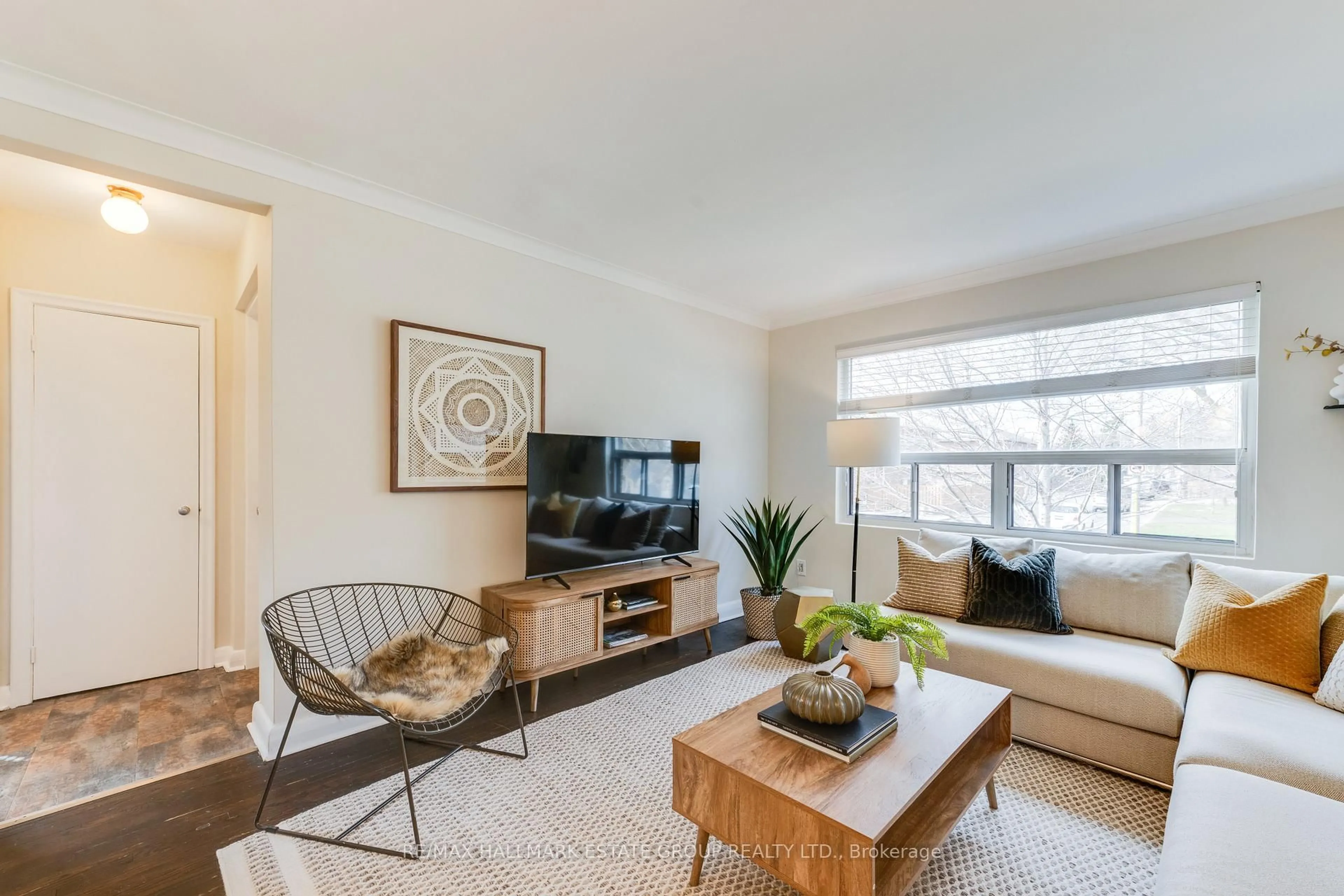 Living room with furniture, unknown for 225 Woodville Ave, Toronto Ontario M4J 2R4