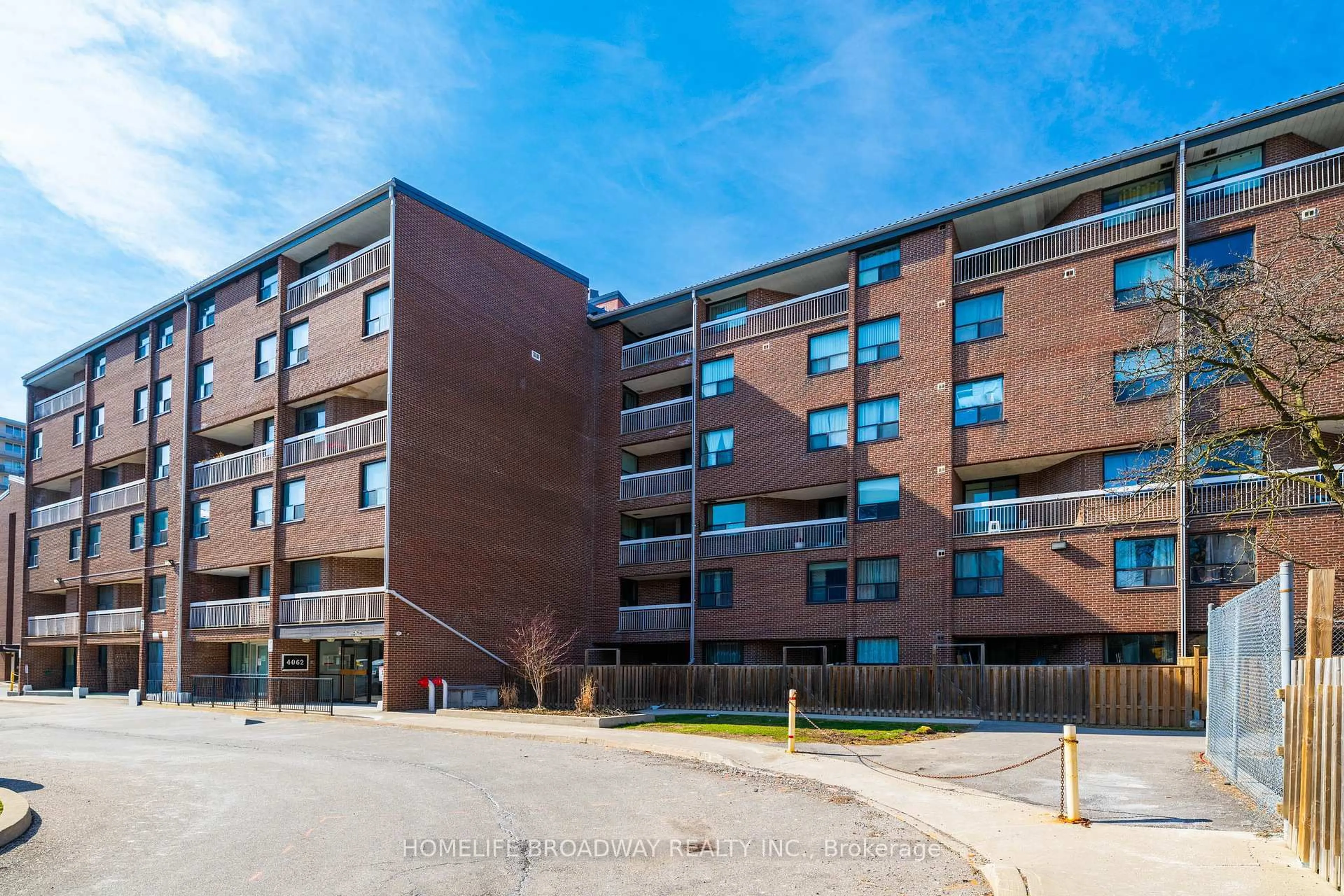 Home with brick exterior material, building for 4062 Lawrence Ave #205, Toronto Ontario M1E 4V5