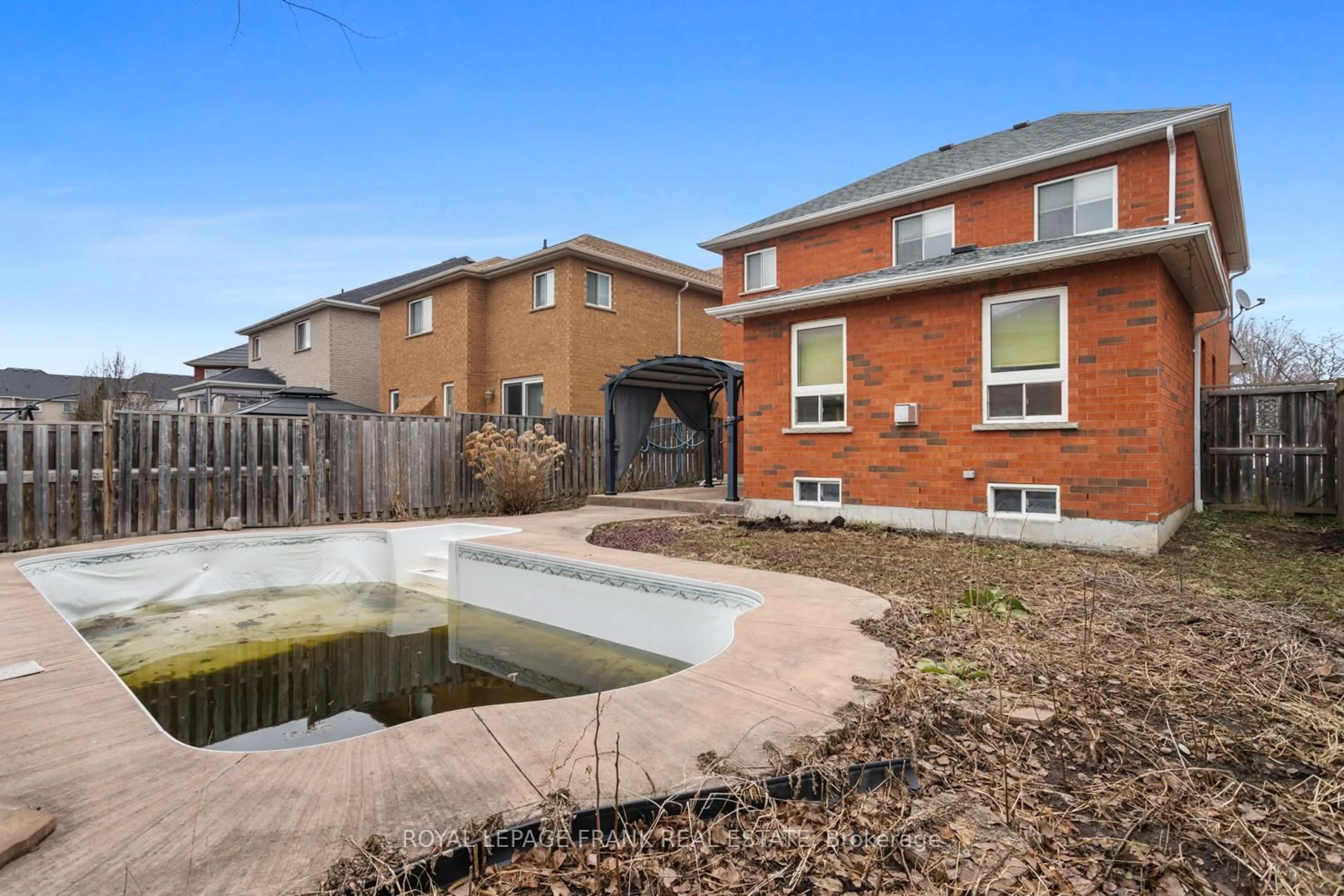 Unknown for 31 Gabrielle Cres, Whitby Ontario L1R 3M6