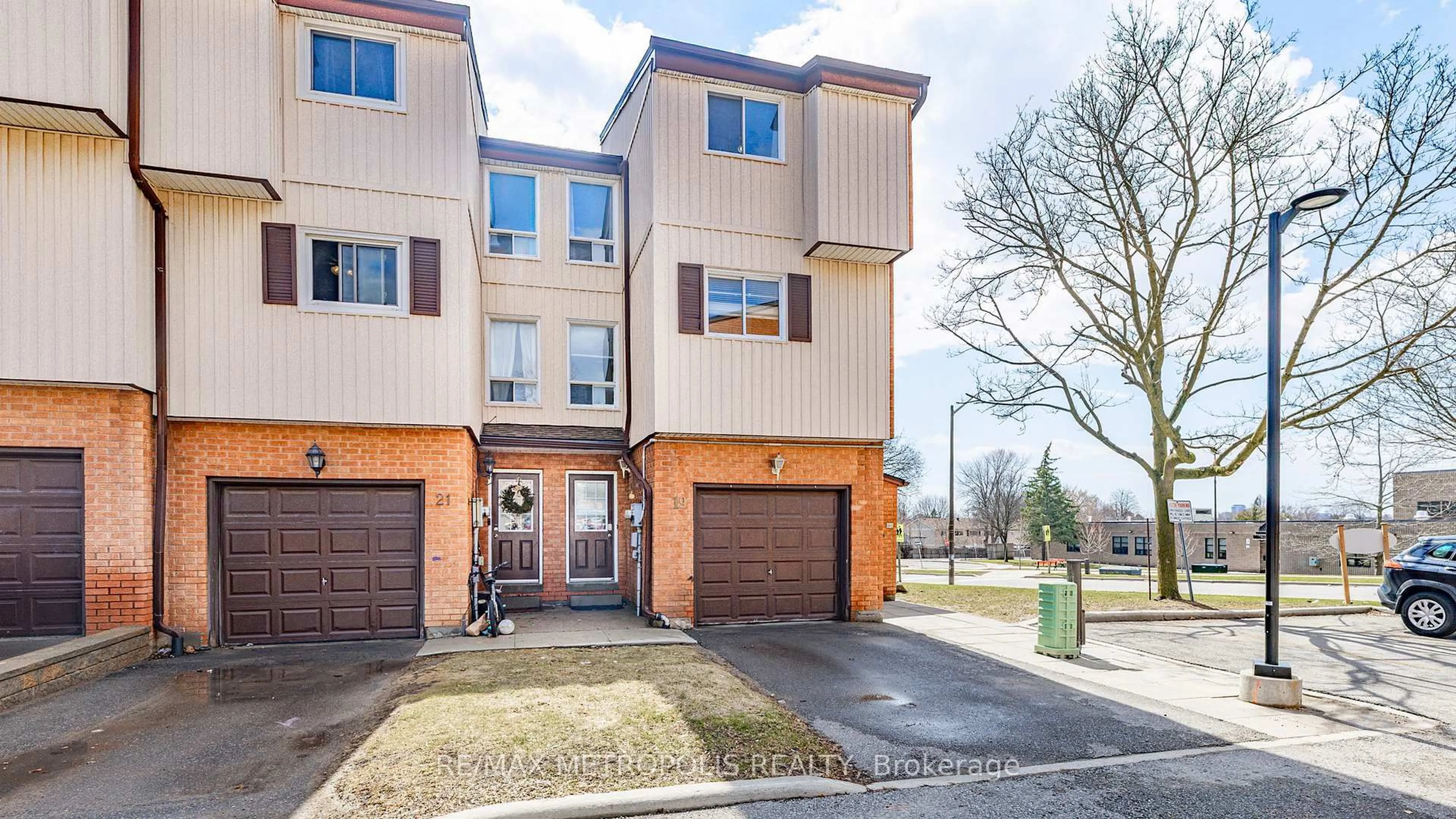 Unknown for 601 Galahad Dr #19, Oshawa Ontario L1K 1L9