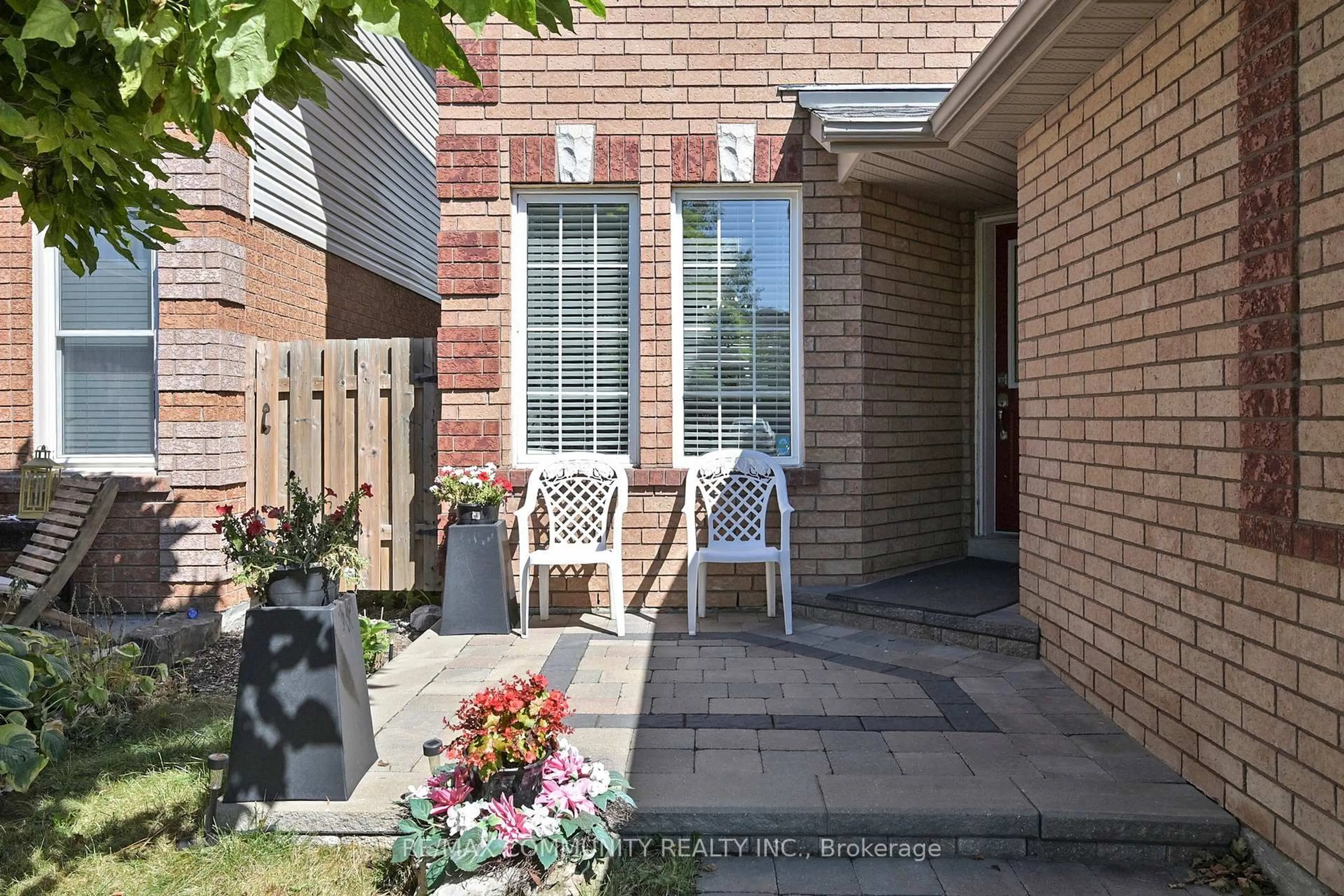 Patio, street for 95 John Walter Cres, Clarington Ontario L1E 2W8