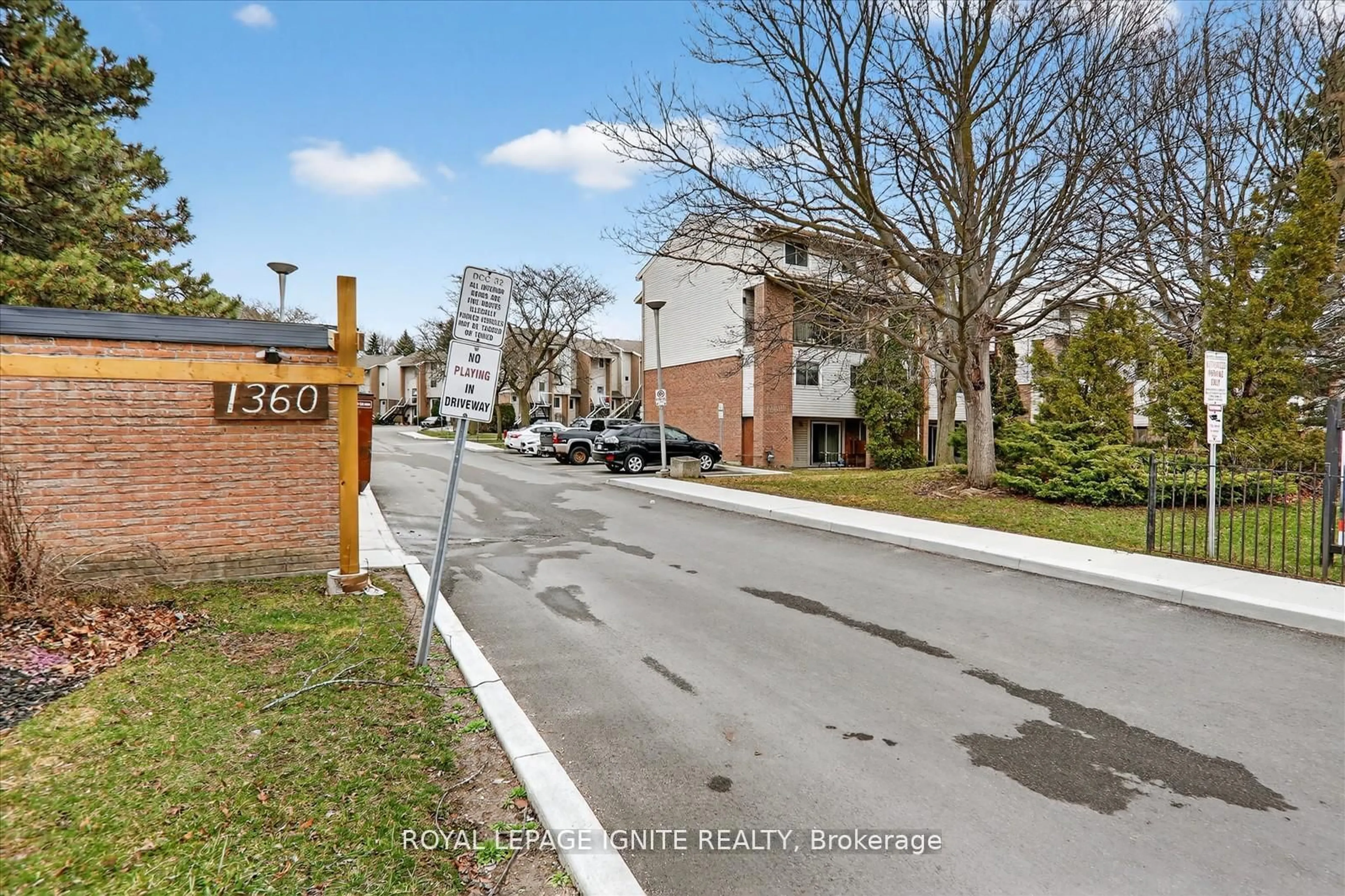 A pic from outside/outdoor area/front of a property/back of a property/a pic from drone, street for 1360 Glenanna Rd #13A, Pickering Ontario L1V 2T5