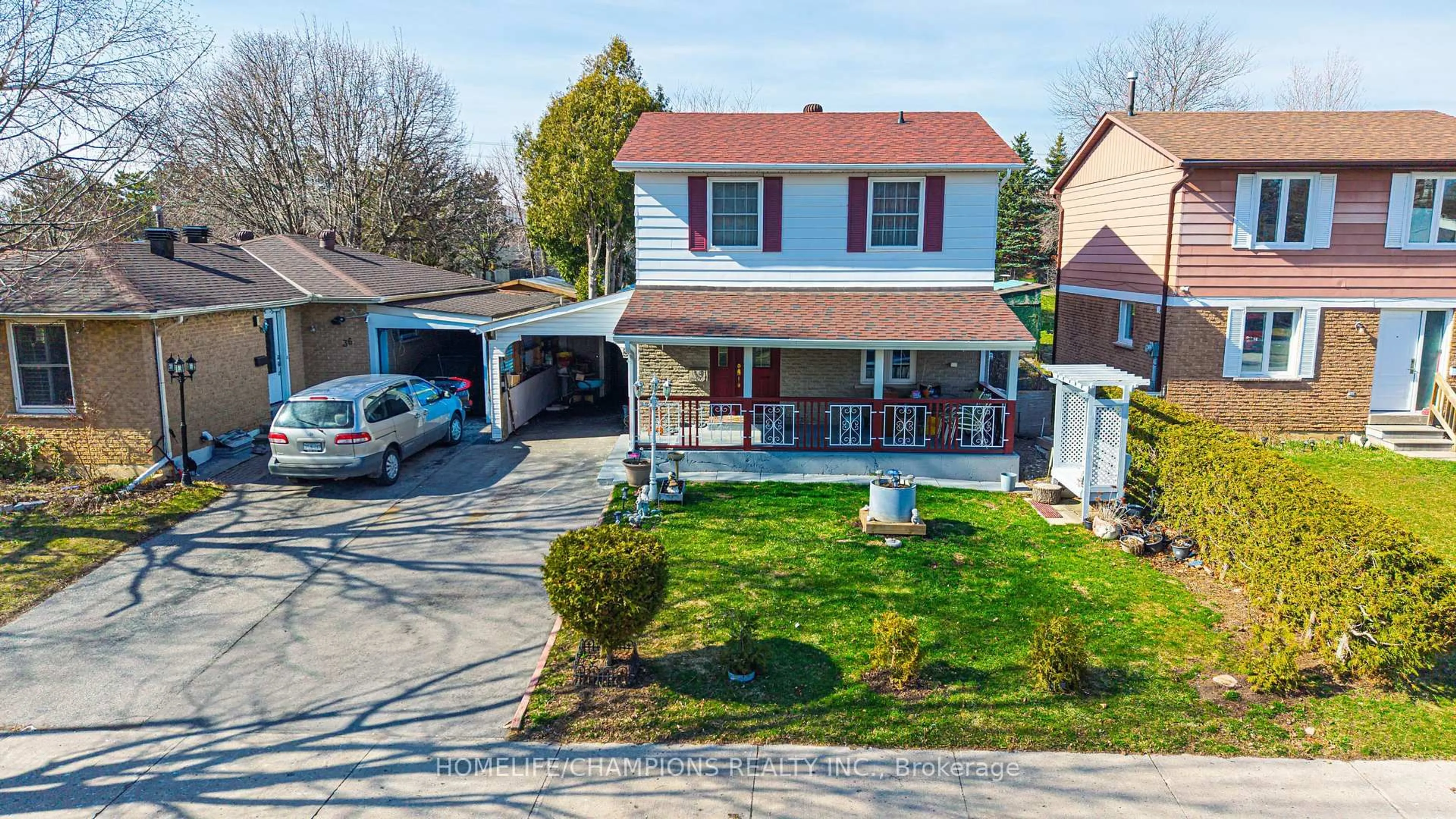 A pic from outside/outdoor area/front of a property/back of a property/a pic from drone, street for 38 Dunsfold Dr, Toronto Ontario M1B 1T6