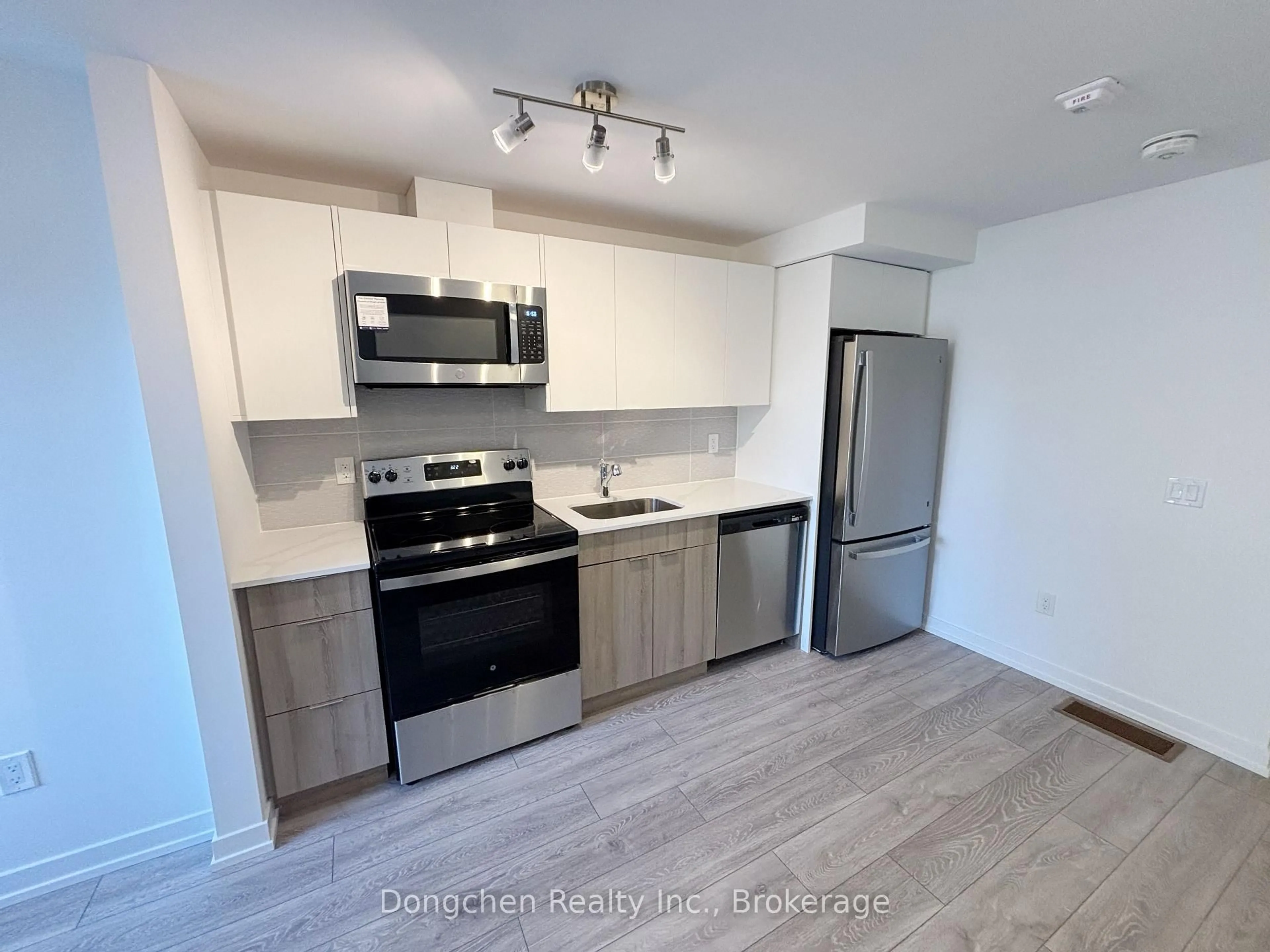 Standard kitchen, unknown for 30 Calamint Lane #39, Toronto Ontario M1W 2H1