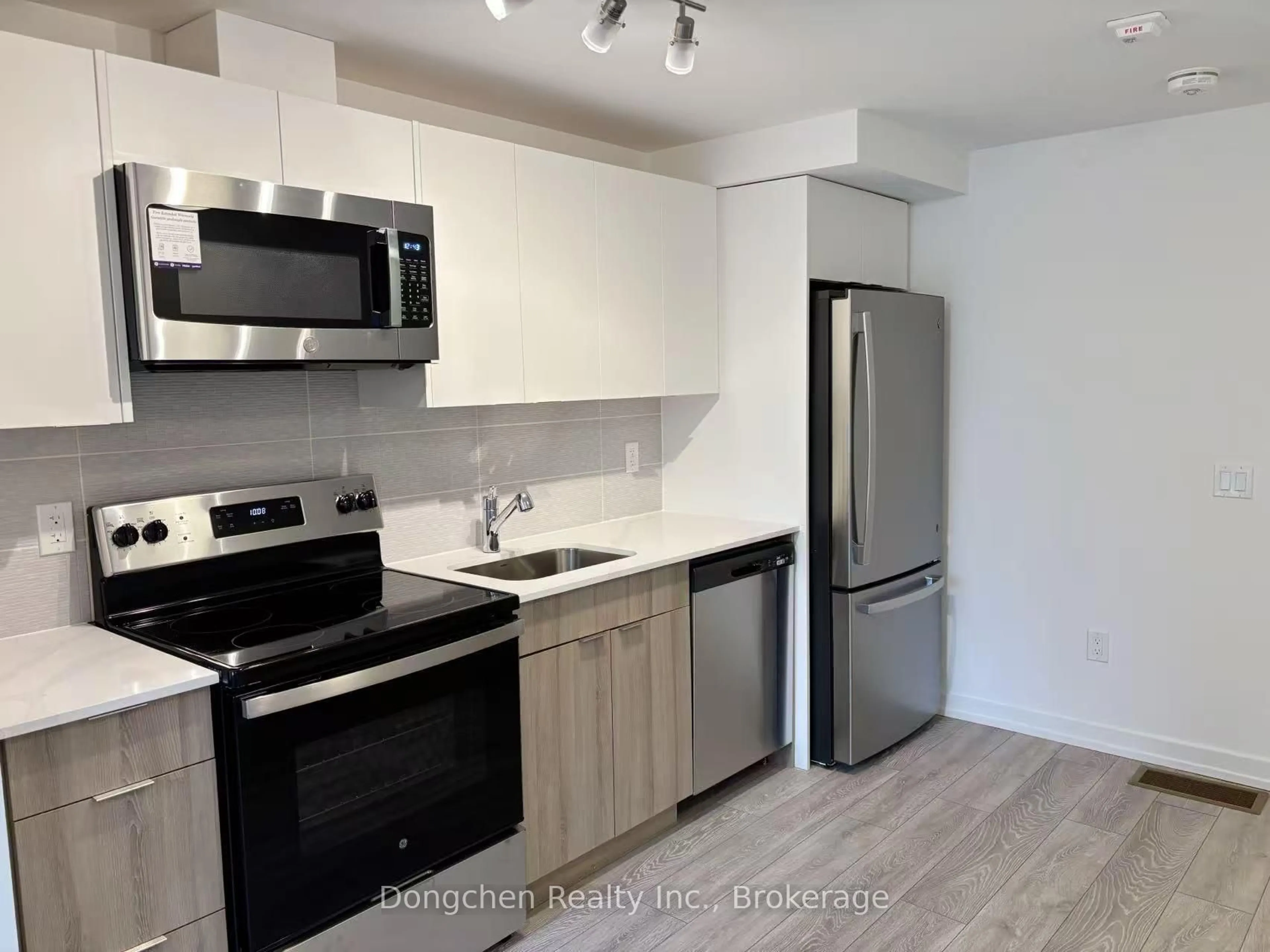 Standard kitchen, unknown for 30 Calamint Lane #39, Toronto Ontario M1W 2H1