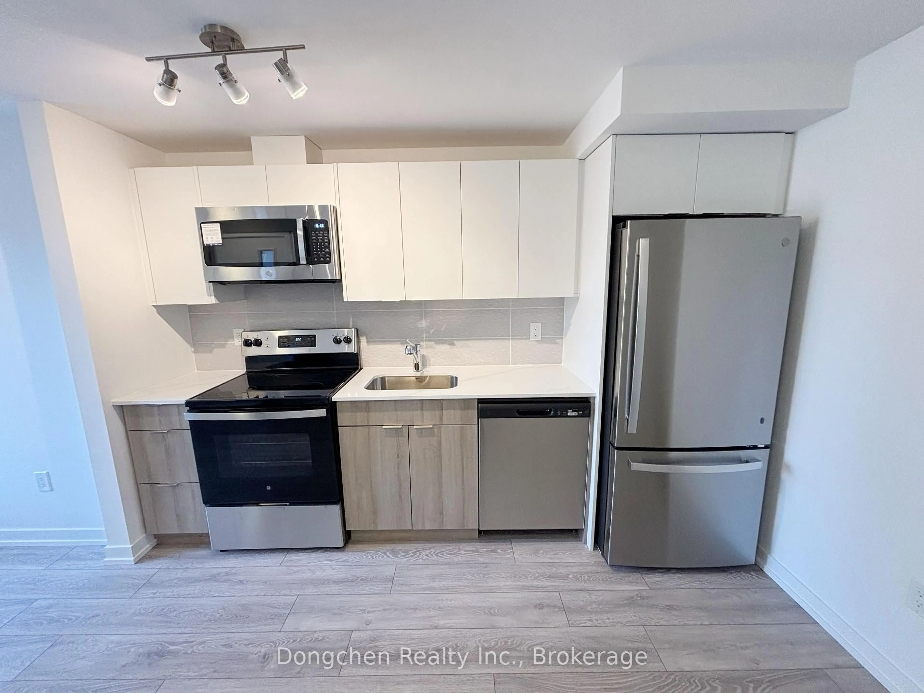 Standard kitchen, unknown for 30 Calamint Lane #39, Toronto Ontario M1W 2H1