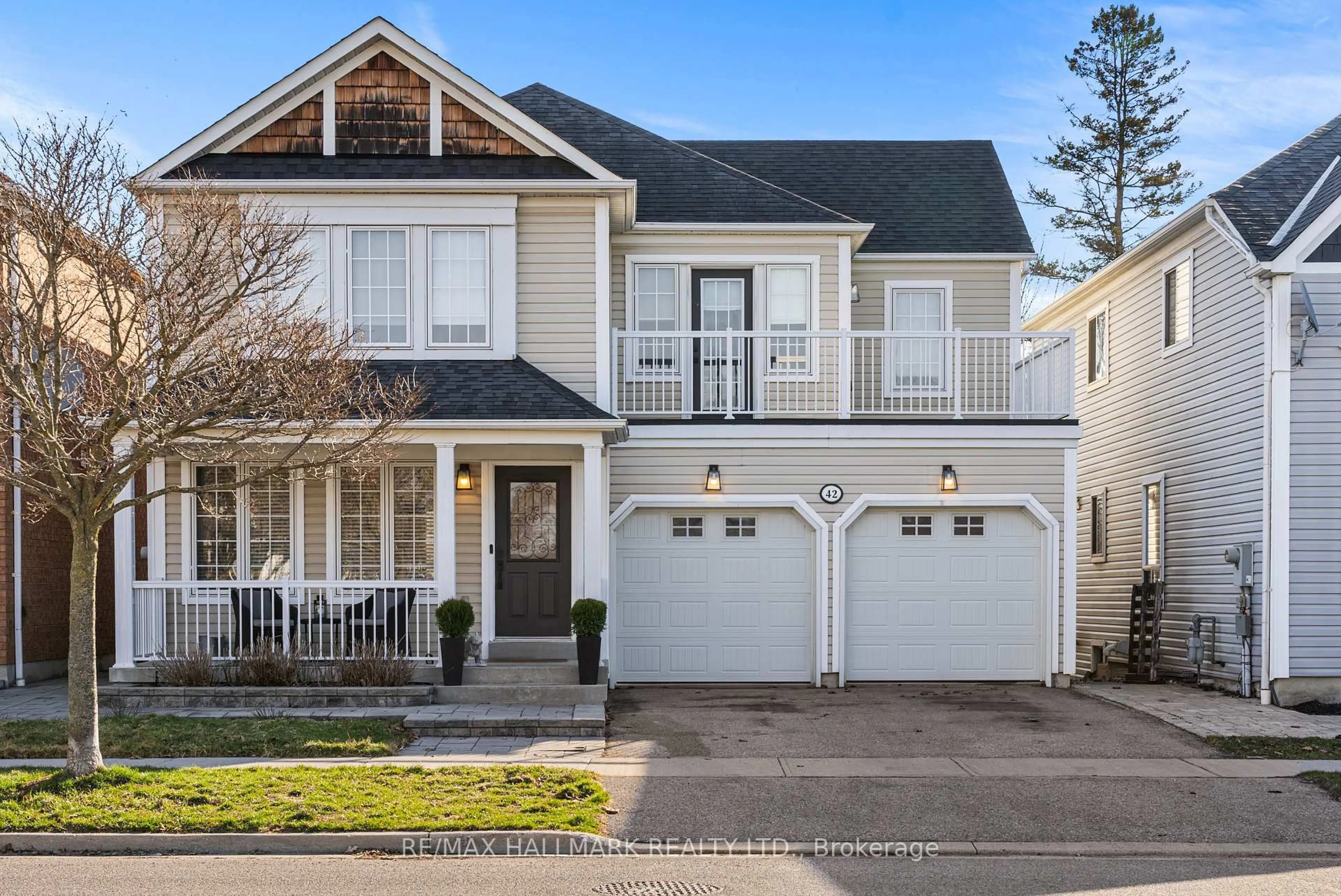 Home with vinyl exterior material, street for 42 Moynahan Cres, Ajax Ontario L1Z 1P1