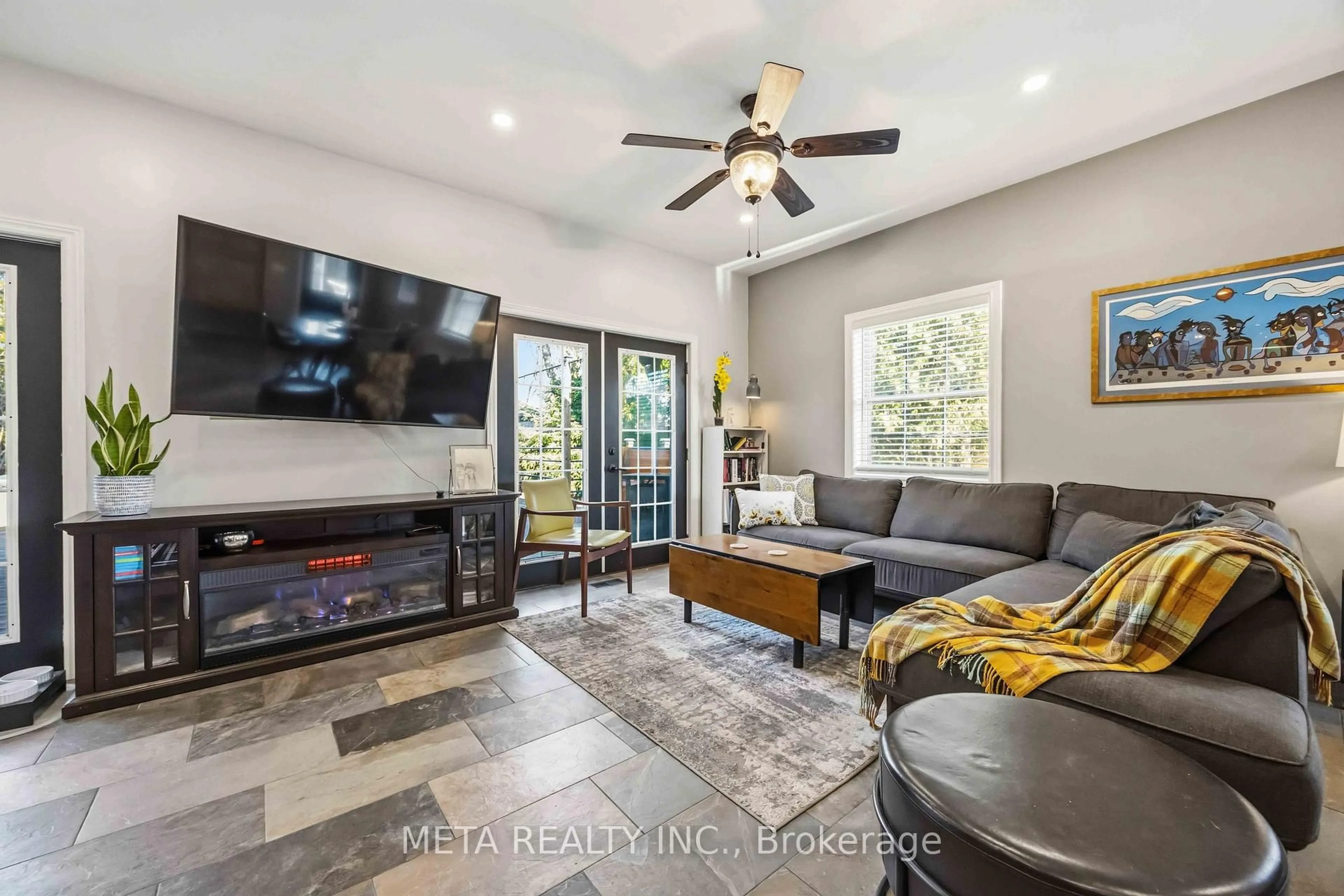 Living room with furniture, ceramic/tile floor for 391 Verdun Rd, Oshawa Ontario L1H 5T7