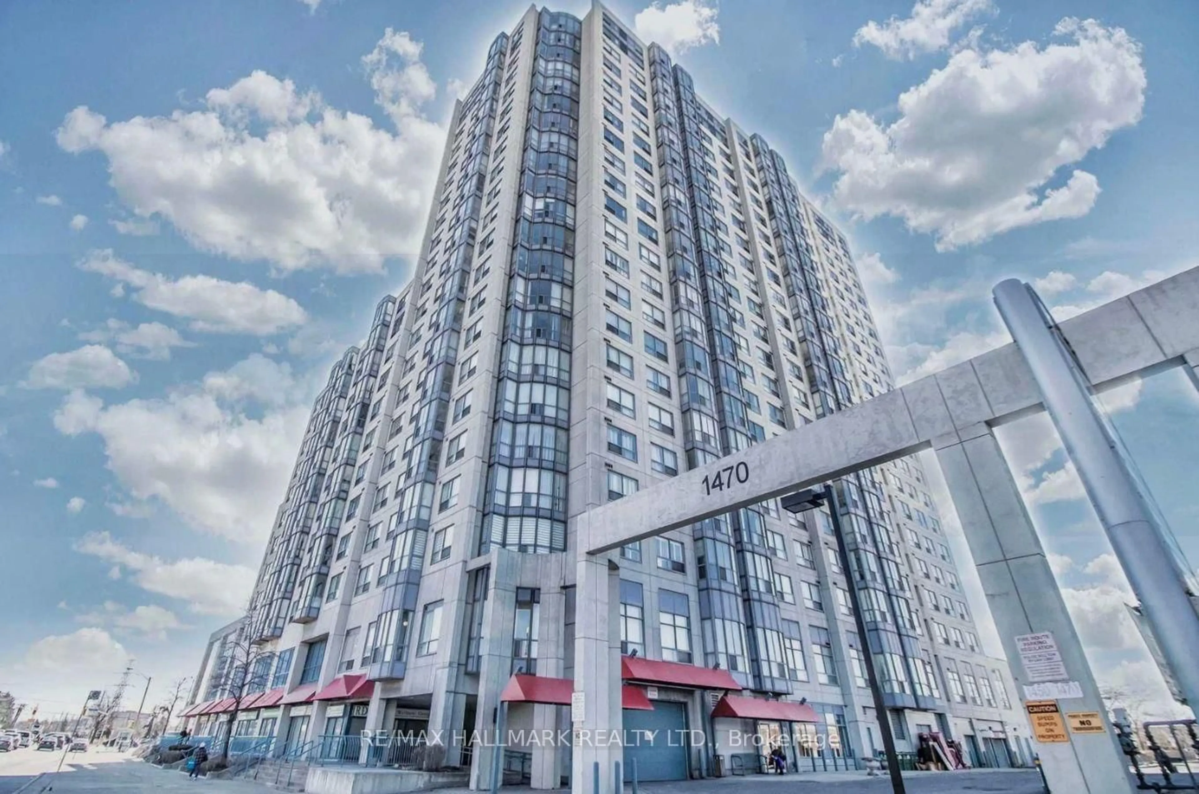 Indoor foyer for 1470 Midland Ave #1003, Toronto Ontario M1P 3B9
