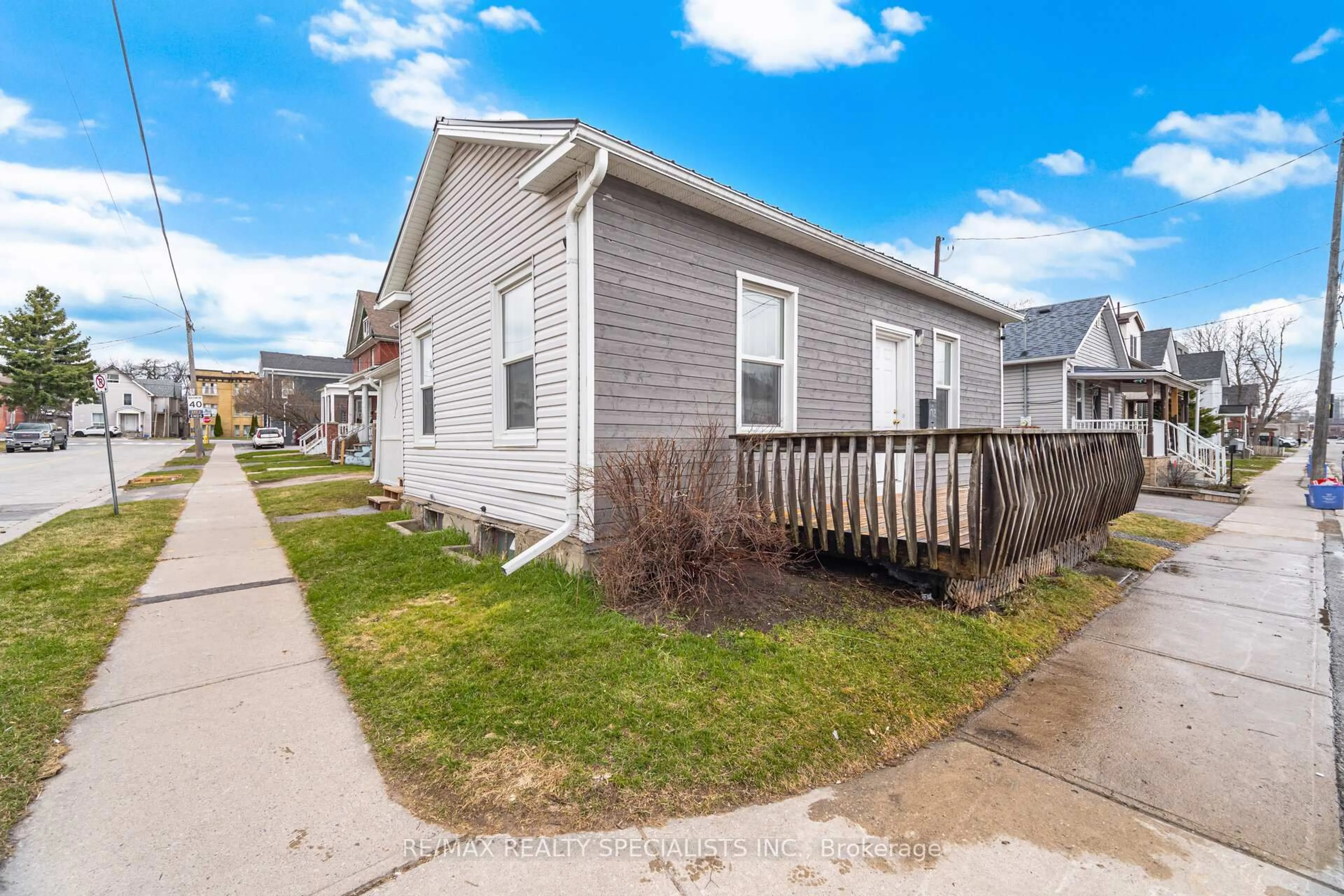 Unknown for 172 Celina St, Oshawa Ontario L1H 4N5