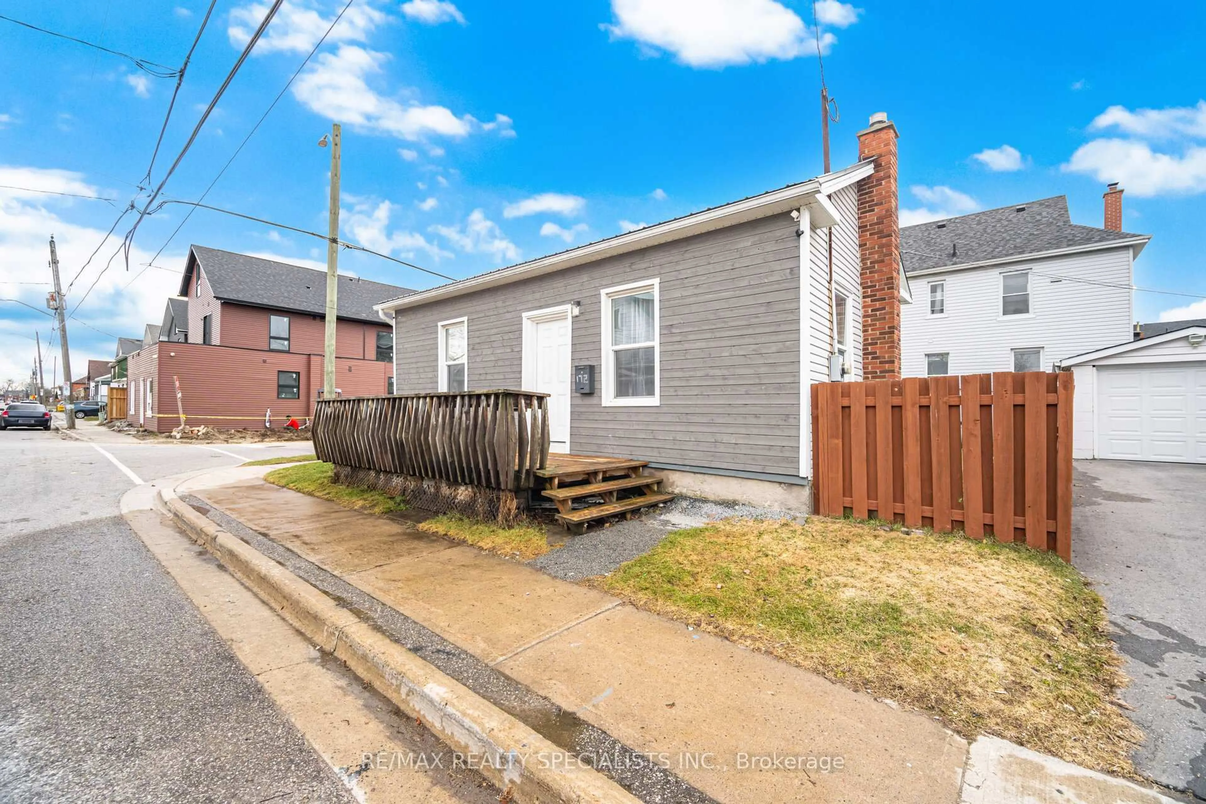 Unknown for 172 Celina St, Oshawa Ontario L1H 4N5