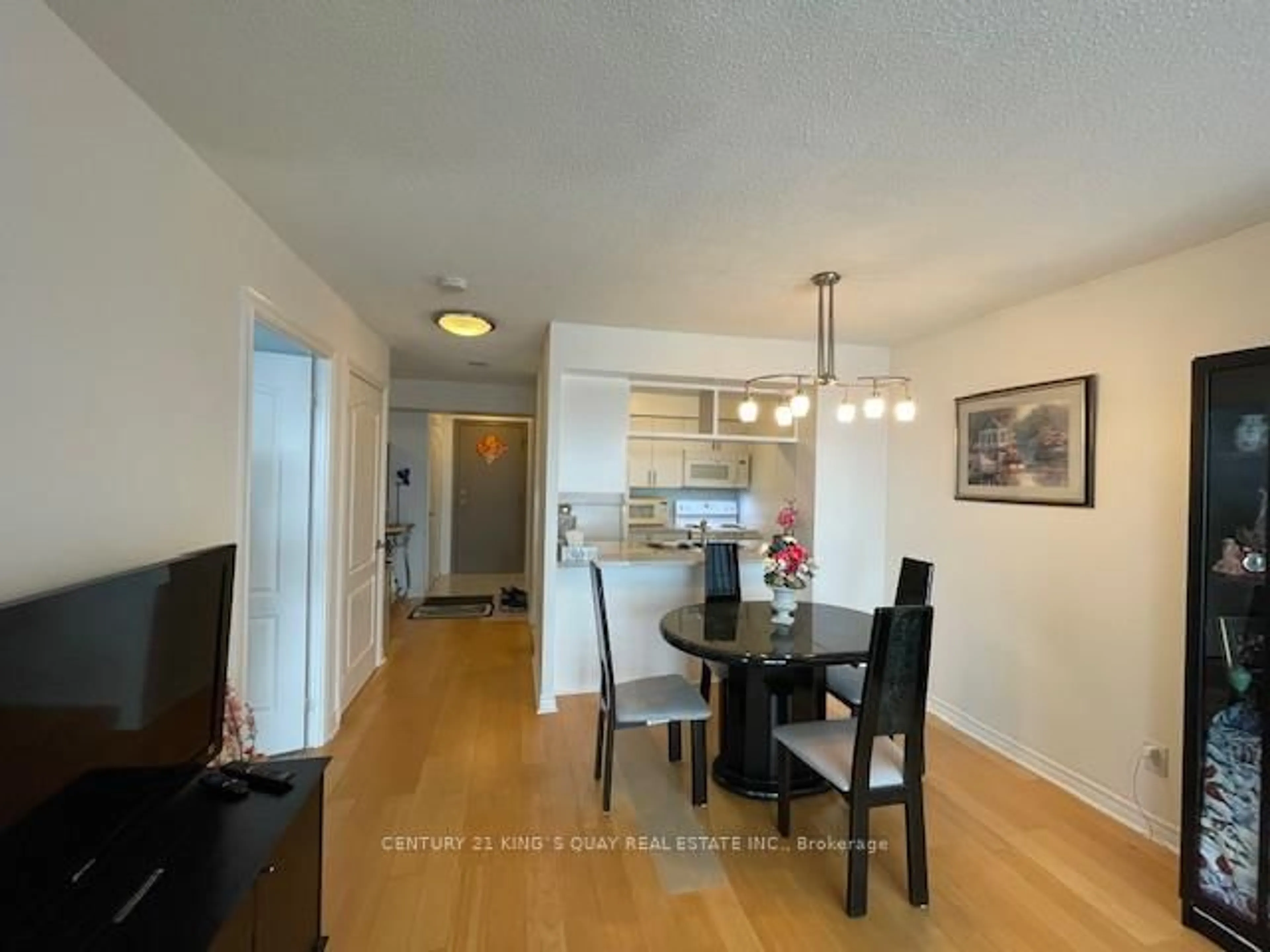 Dining room, wood/laminate floor for 60 Town Centre Crt #2603, Toronto Ontario M1P 0B1