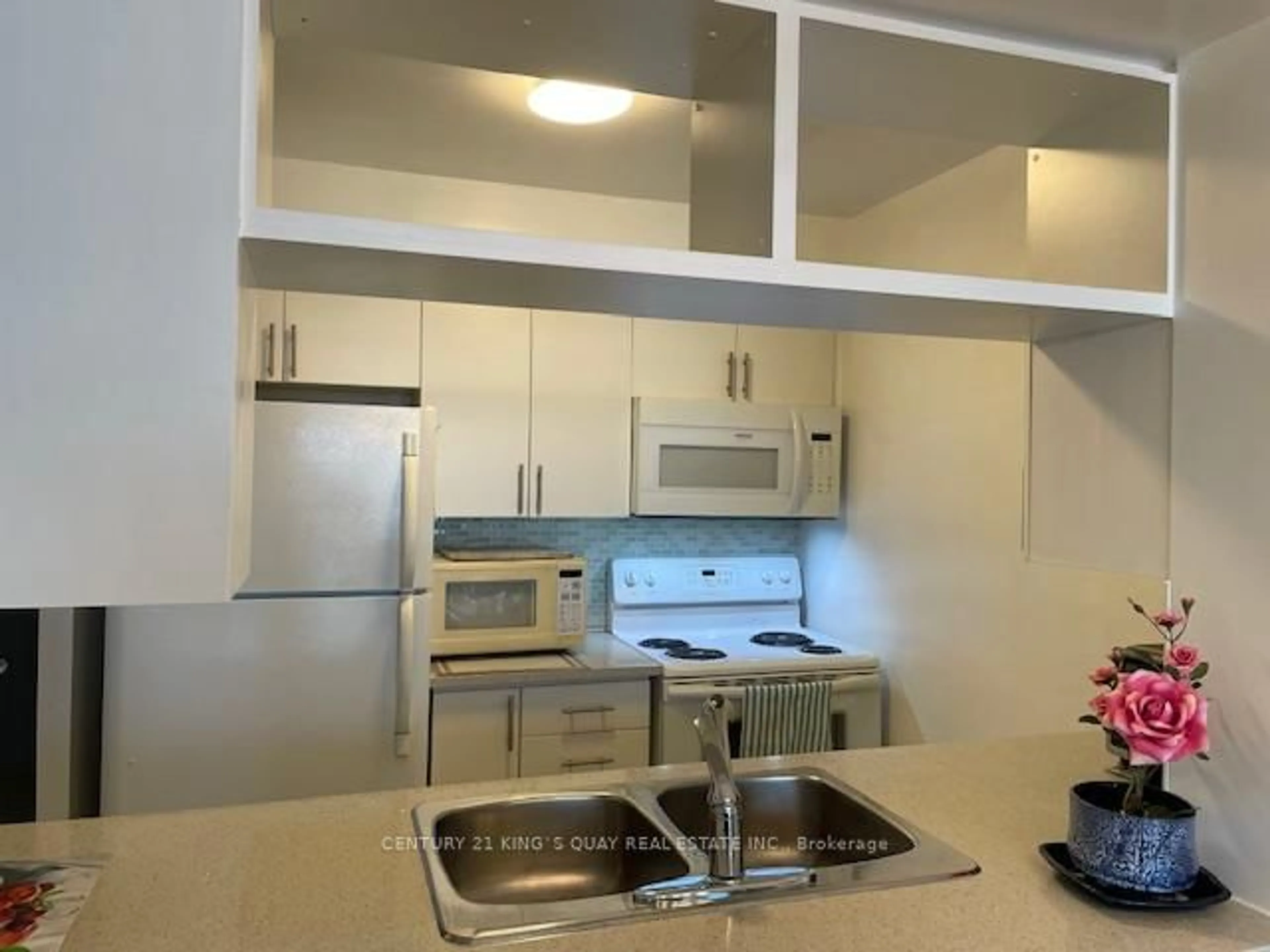 Standard kitchen, unknown for 60 Town Centre Crt #2603, Toronto Ontario M1P 0B1