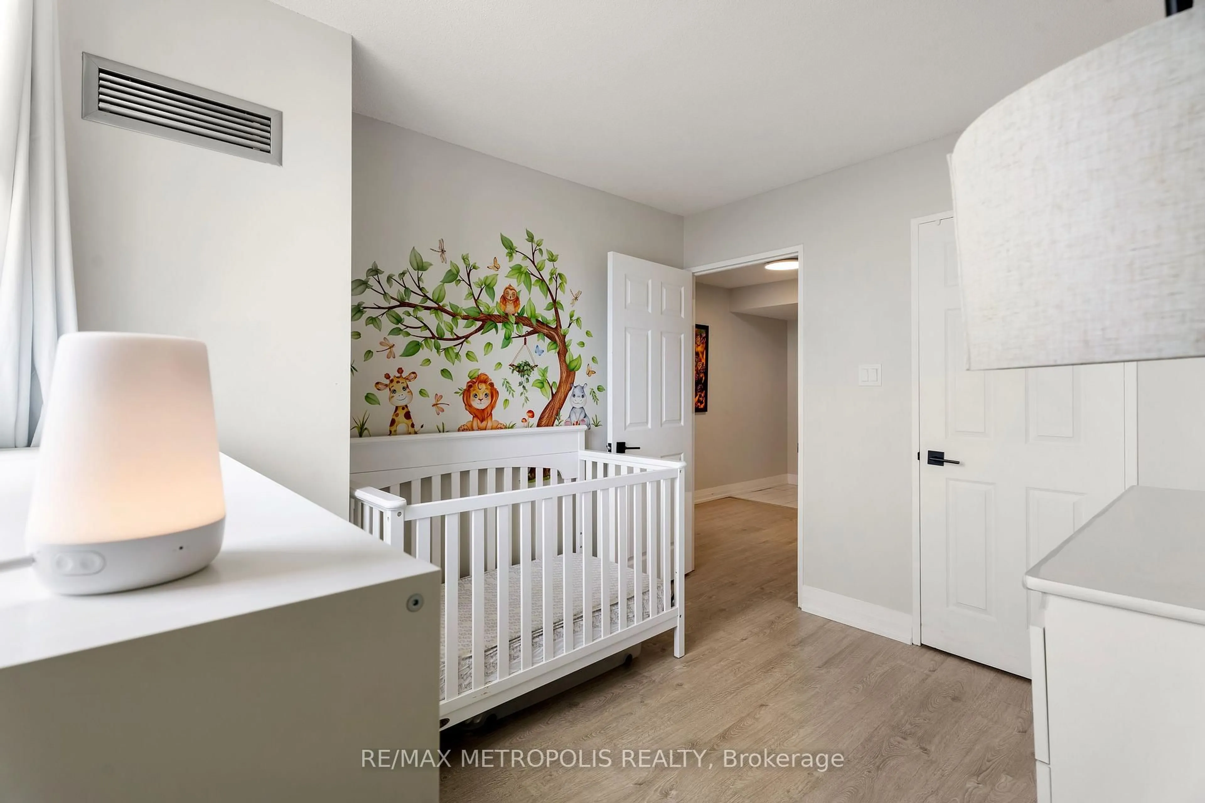 Indoor entryway for 3233 Eglinton Ave #1707, Toronto Ontario M1J 3N6