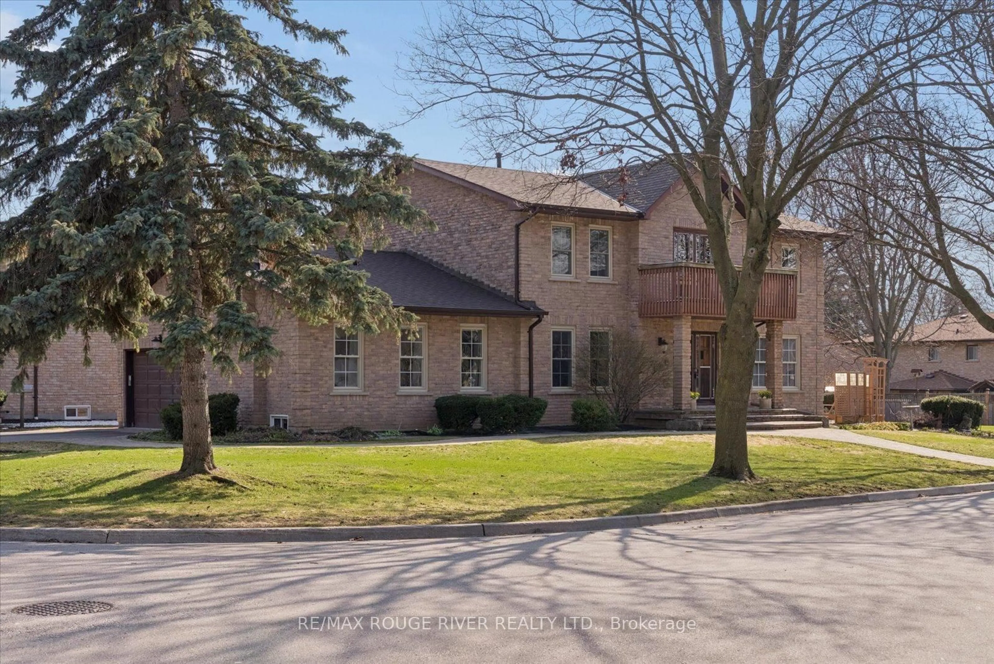 Home with brick exterior material, street for 2 Worfolk Pl, Whitby Ontario L1N 6Z2