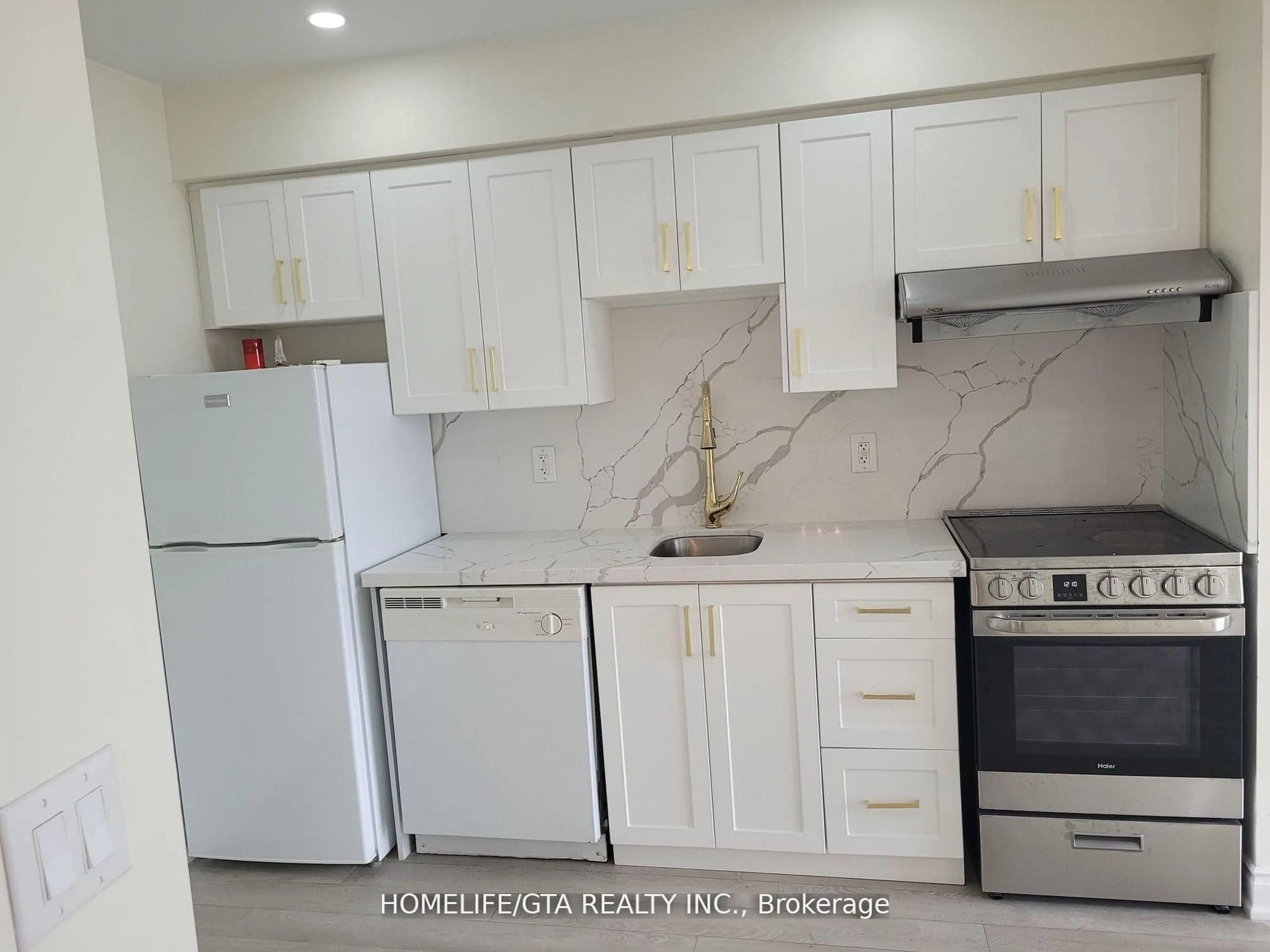 Standard kitchen, unknown for 70 Town Centre Crt #602, Toronto Ontario M1P 0B1