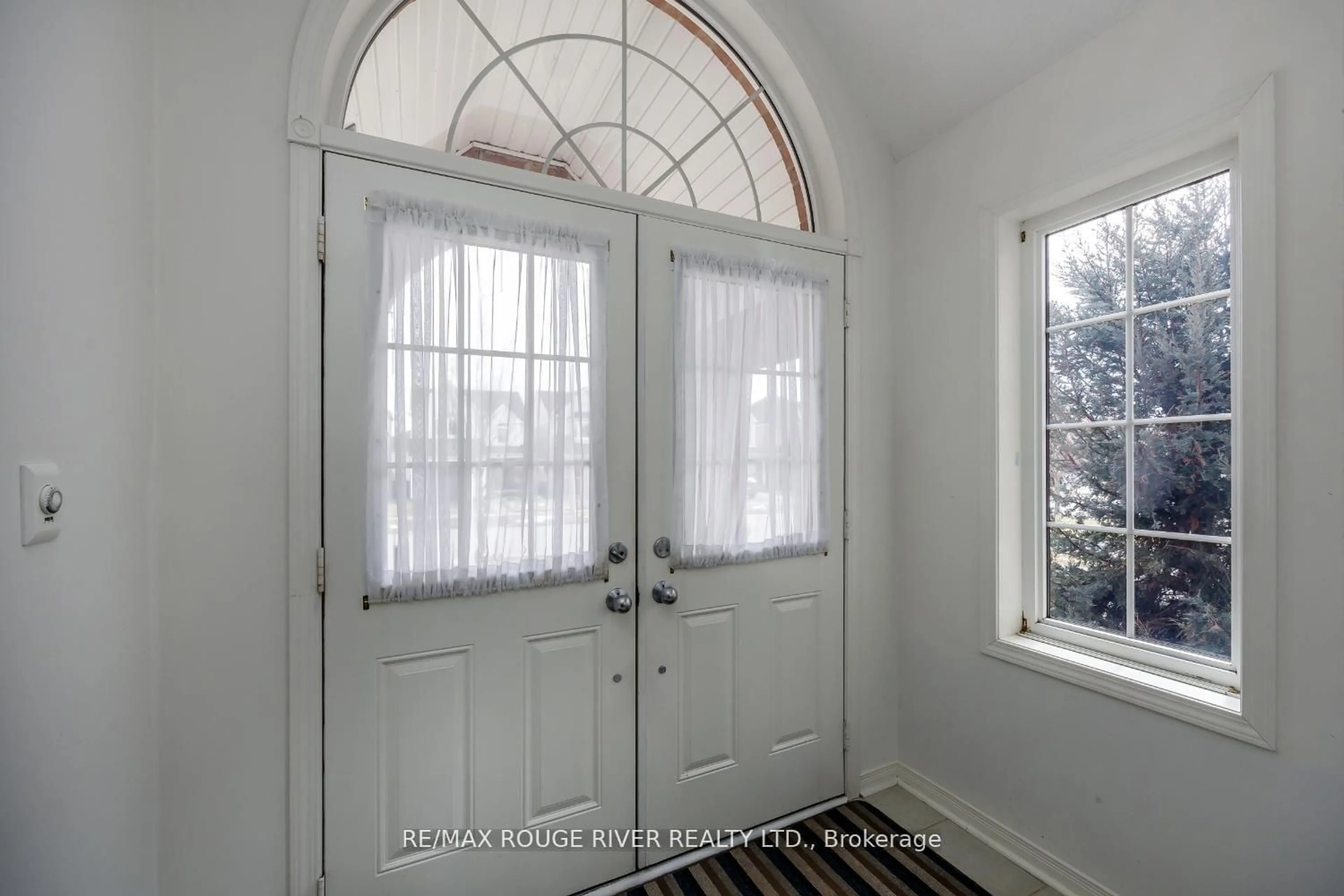 Indoor entryway for 1196 Stire St, Oshawa Ontario L1K 0G5