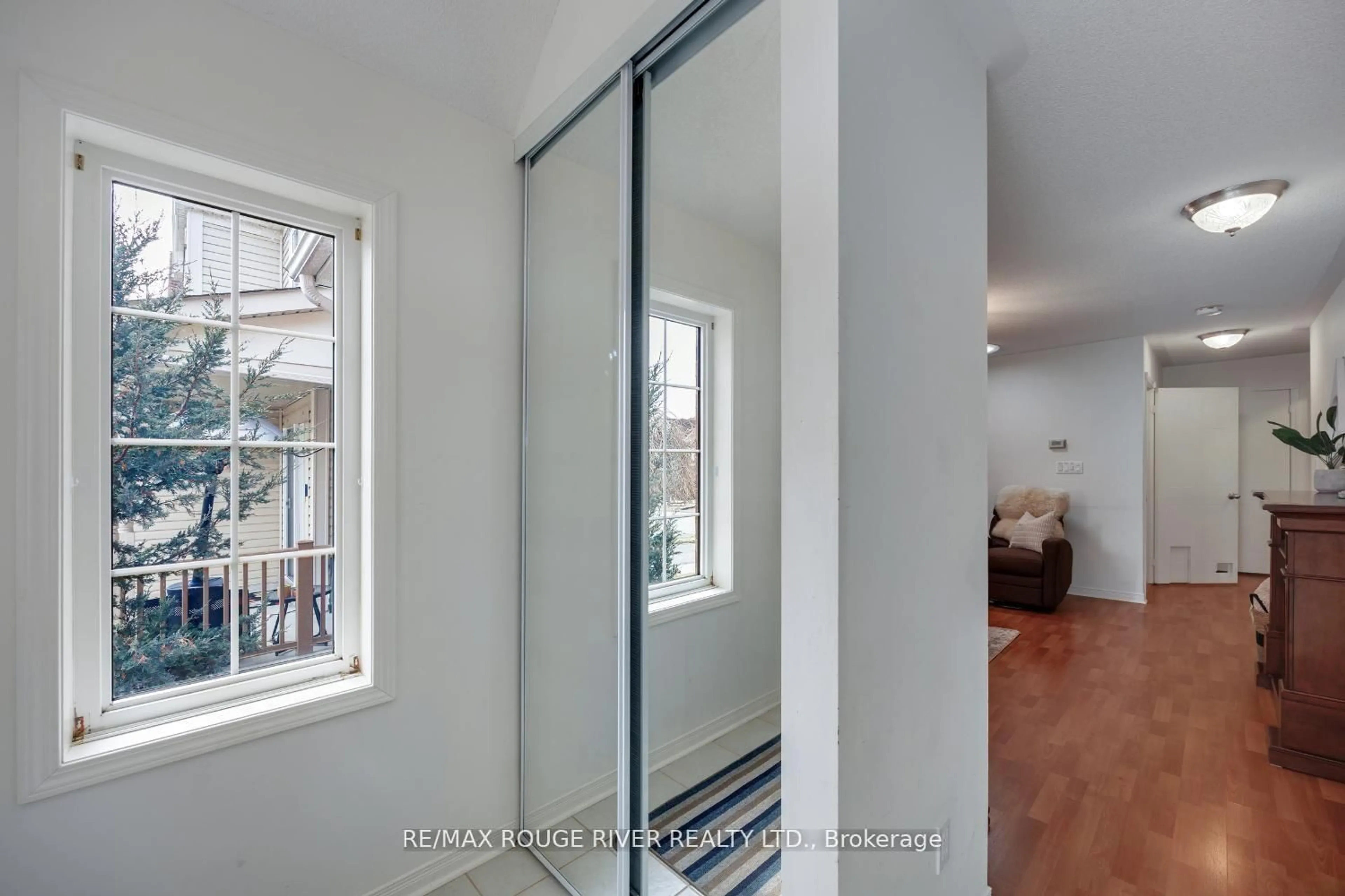 Indoor entryway for 1196 Stire St, Oshawa Ontario L1K 0G5