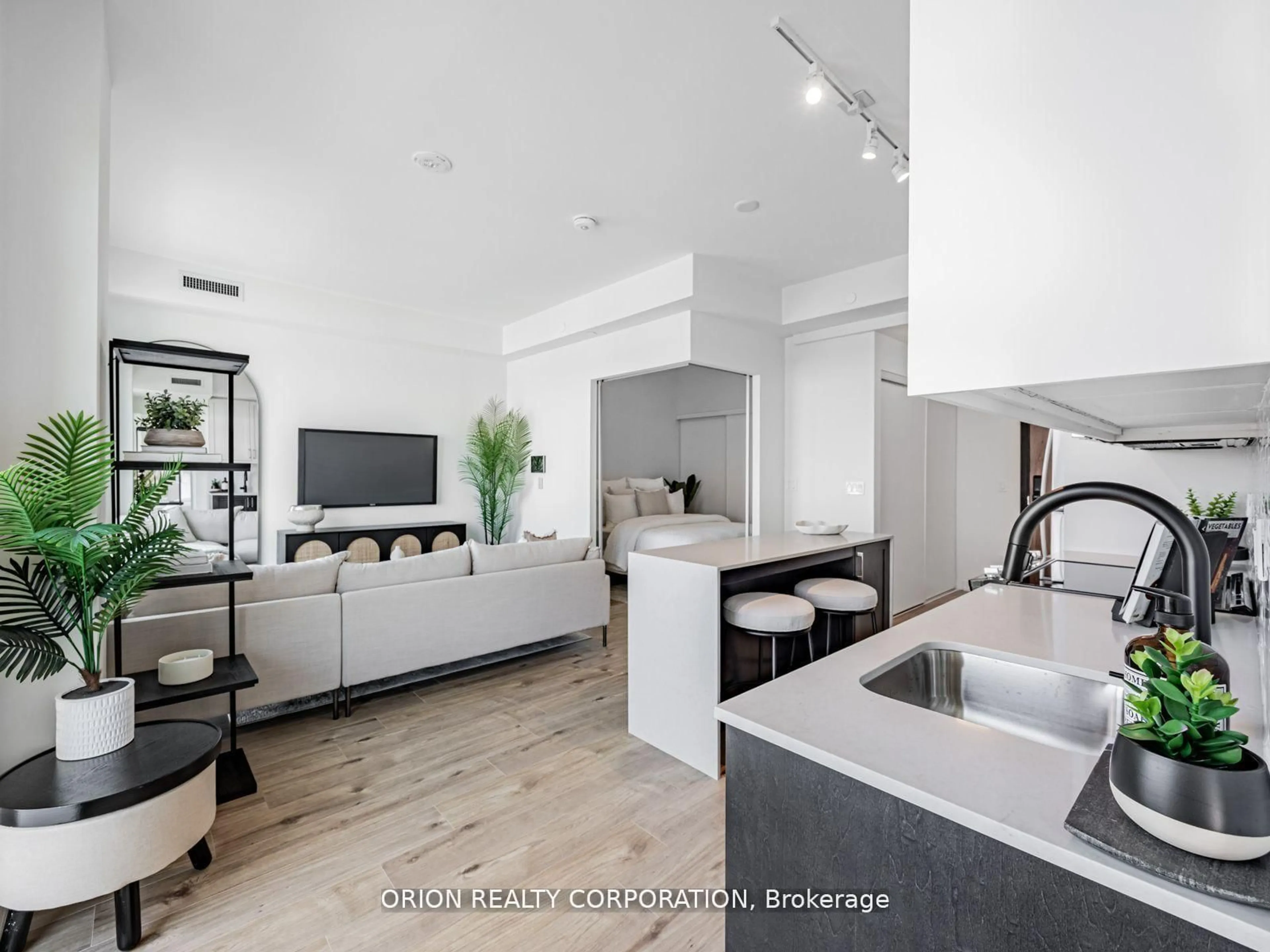 Open concept kitchen, unknown for 201 Brock St #517, Whitby Ontario L1N 4K2