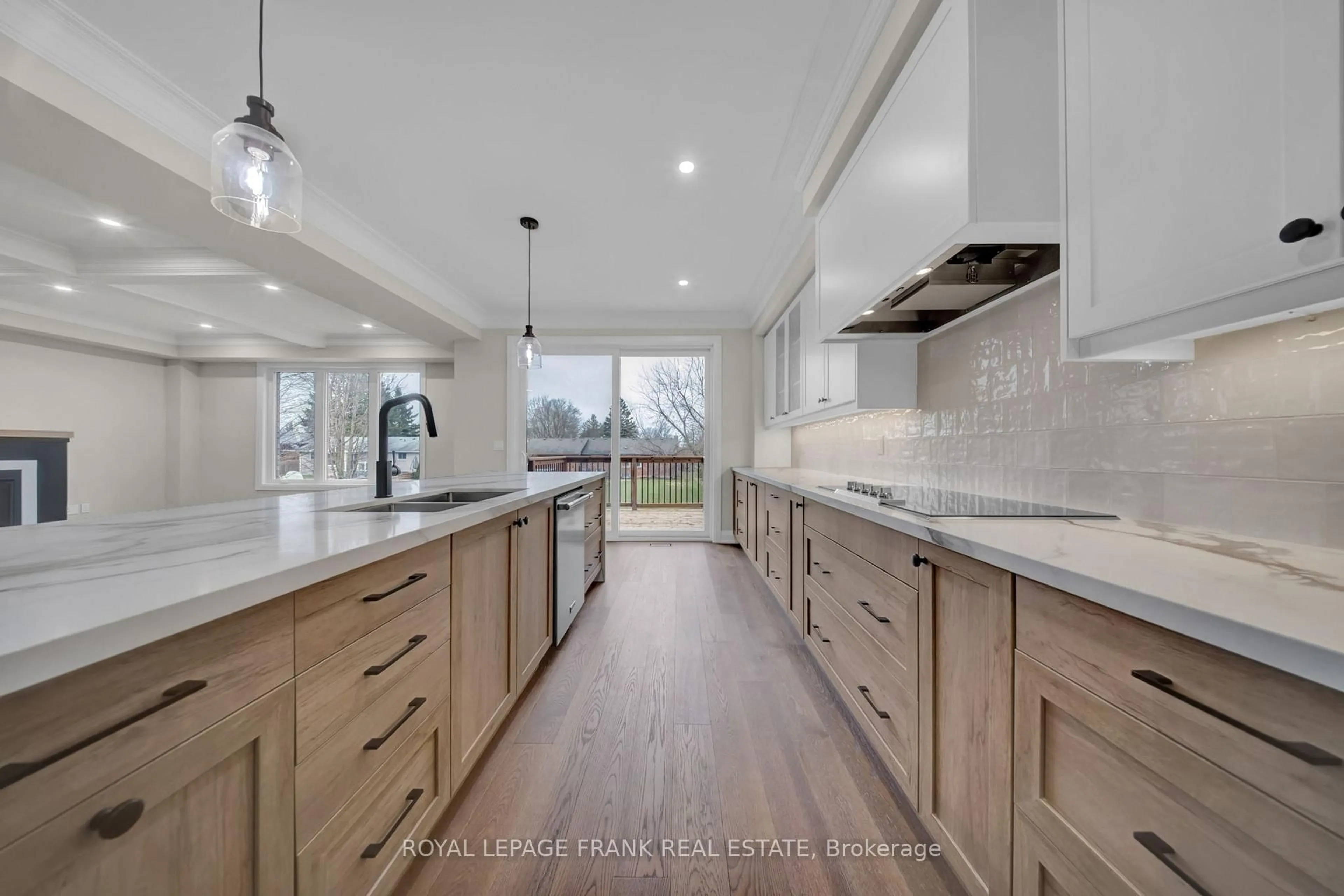 Contemporary kitchen, unknown for 97 Steinway Dr, Scugog Ontario L9L 1V6