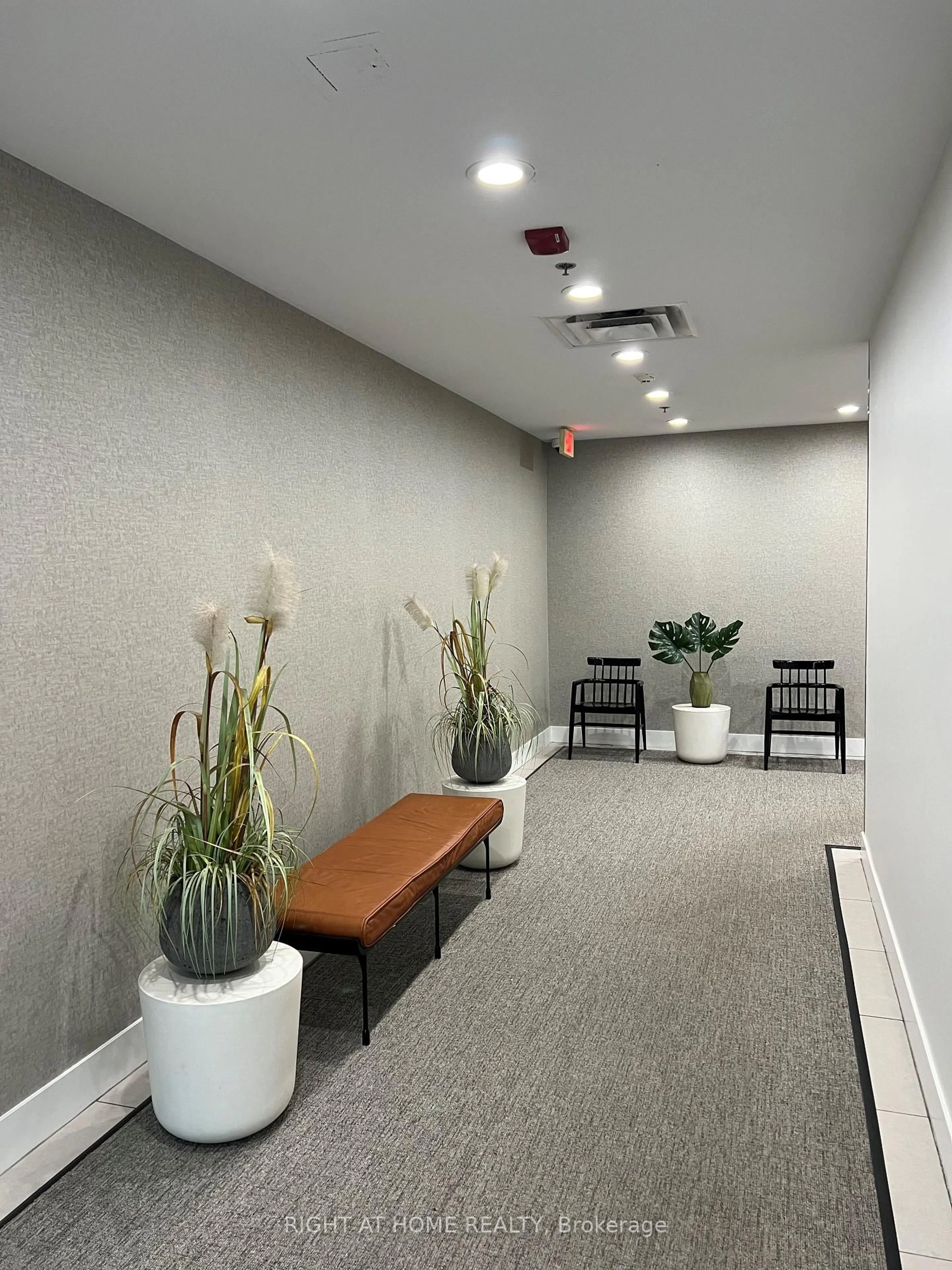 Indoor foyer for 630 Queen St #407, Toronto Ontario M4M 1G3