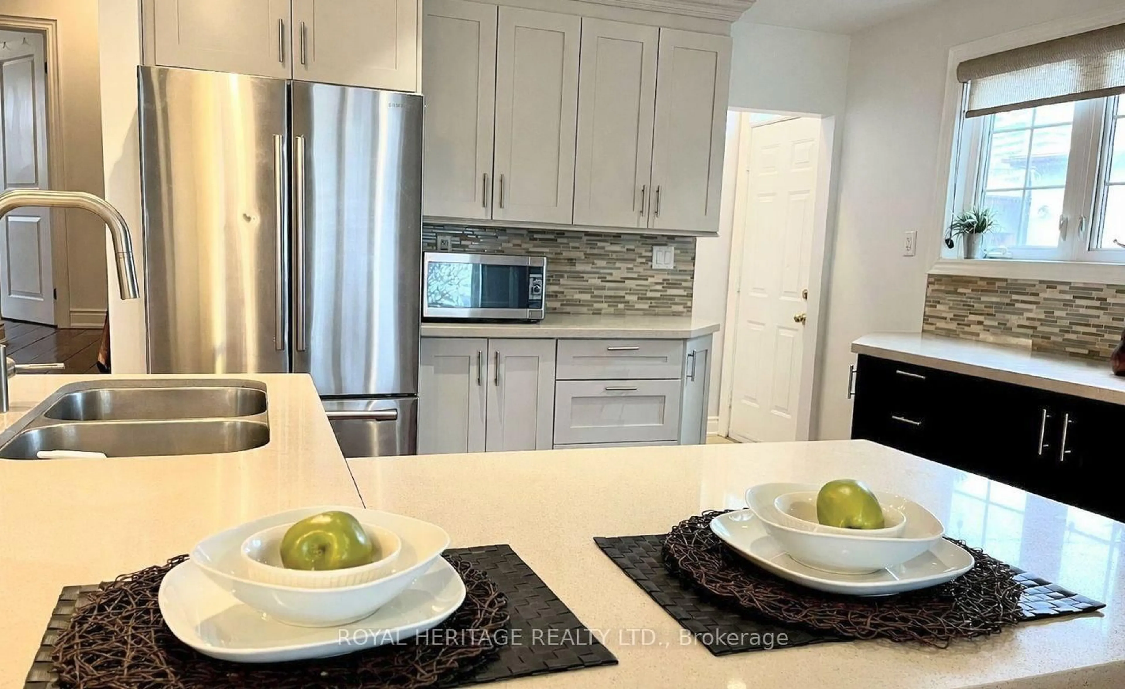 Unknown for 1398 Fordon Ave, Pickering Ontario L1W 1J9