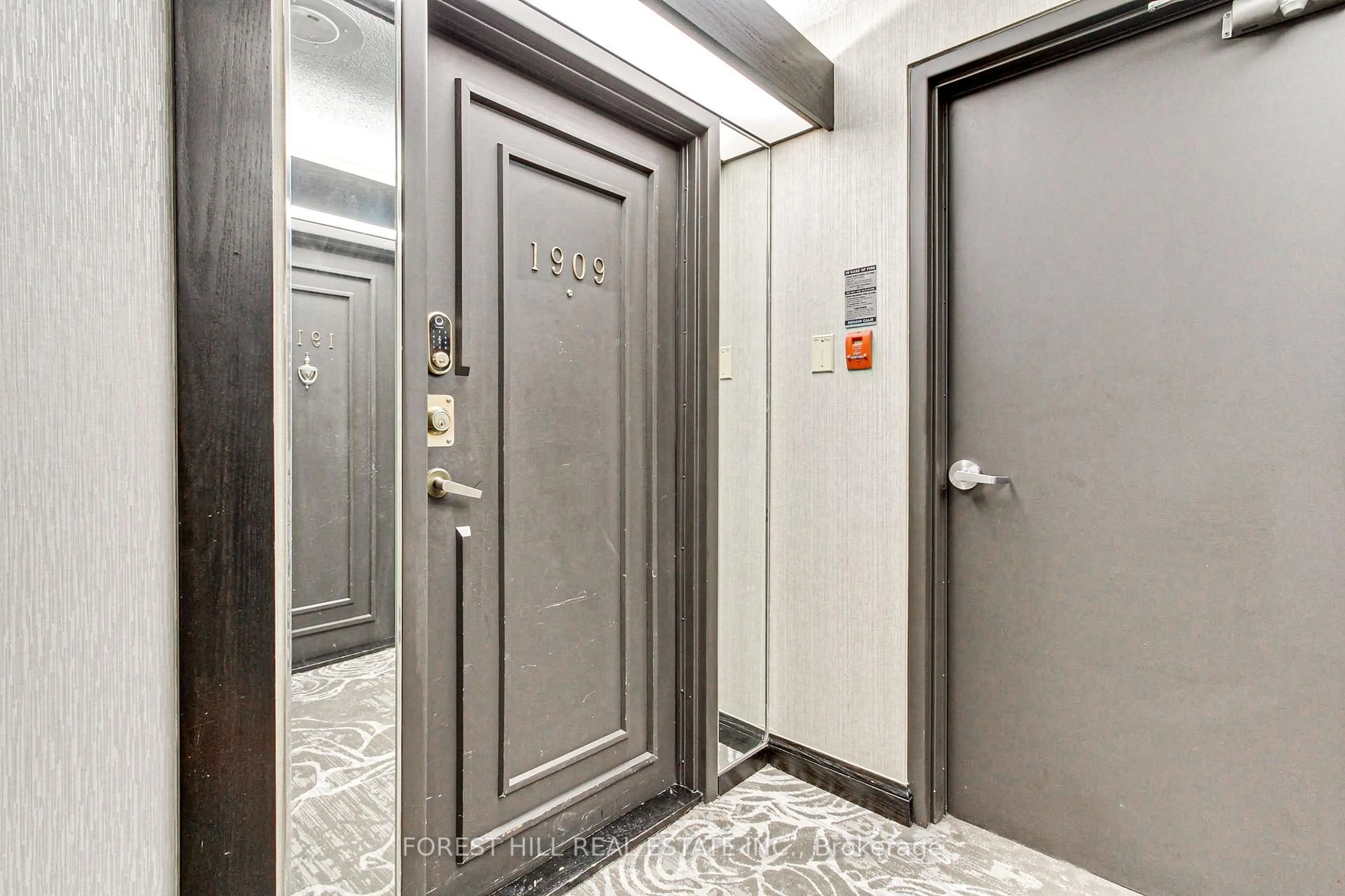 Indoor foyer for 2330 Bridletowne Circ #1909, Toronto Ontario M1W 3P6
