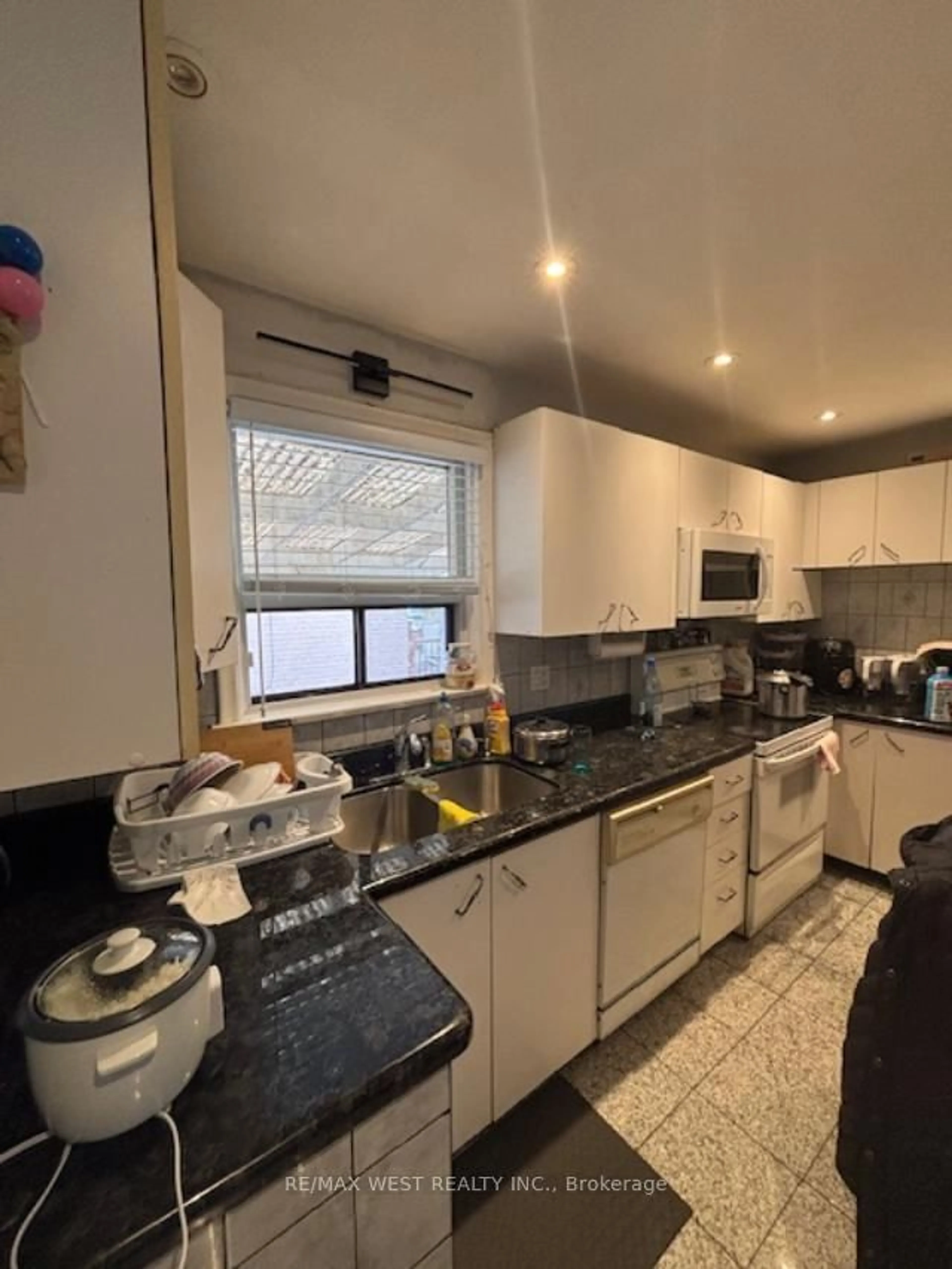 Standard kitchen, unknown for 110 Darlingside Dr, Toronto Ontario M1E 3P5