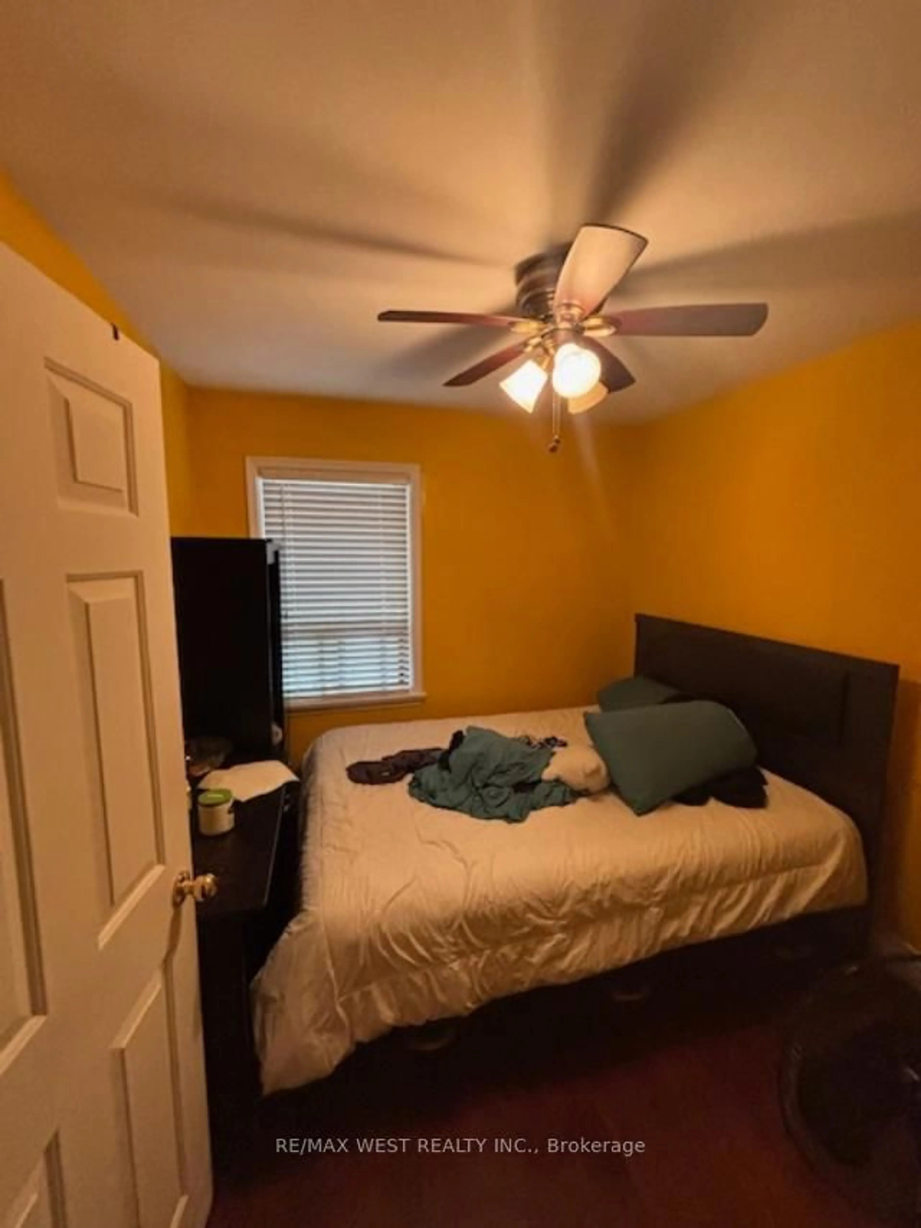 A pic of a room for 110 Darlingside Dr, Toronto Ontario M1E 3P5