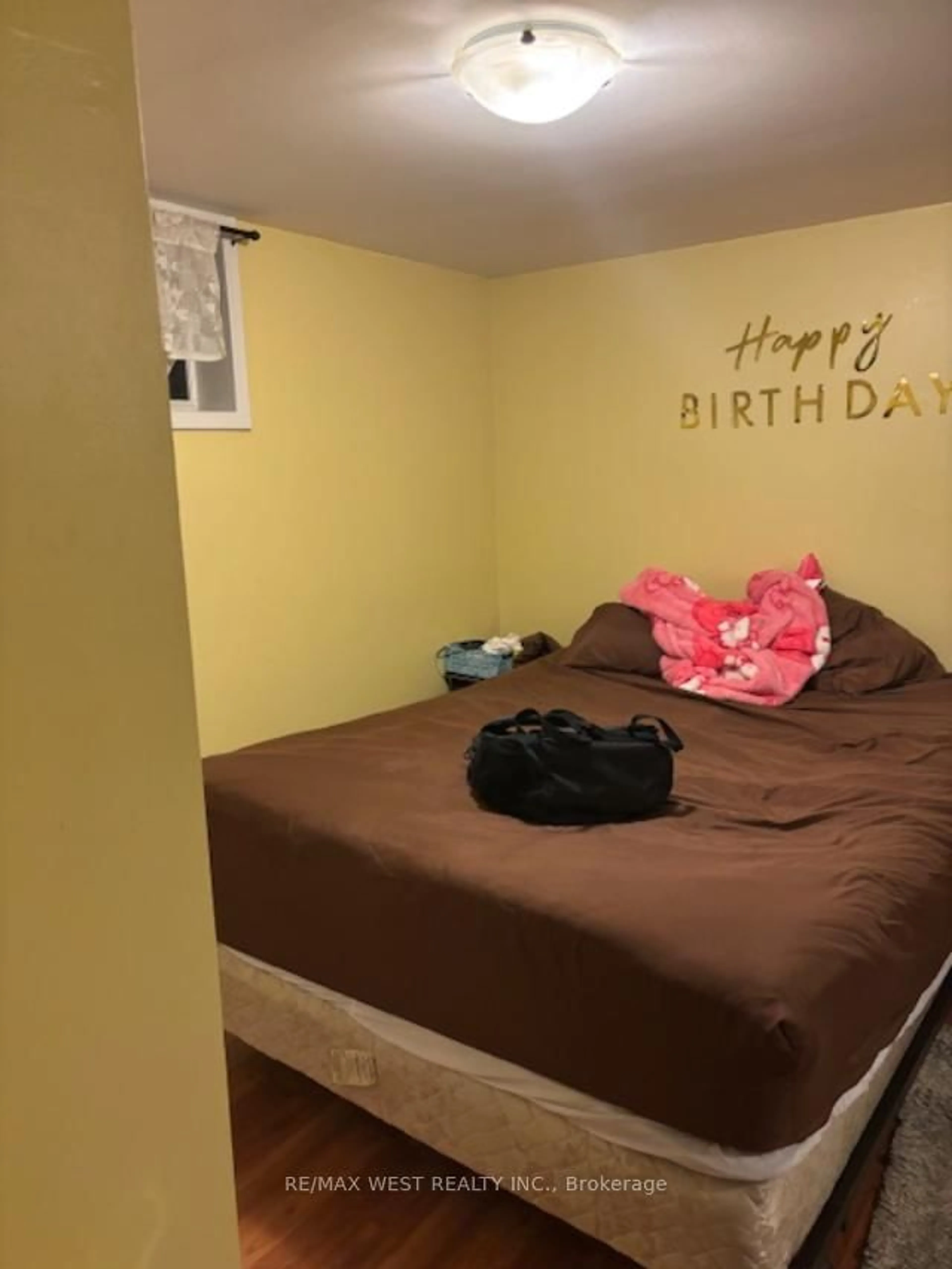 A pic of a room for 110 Darlingside Dr, Toronto Ontario M1E 3P5