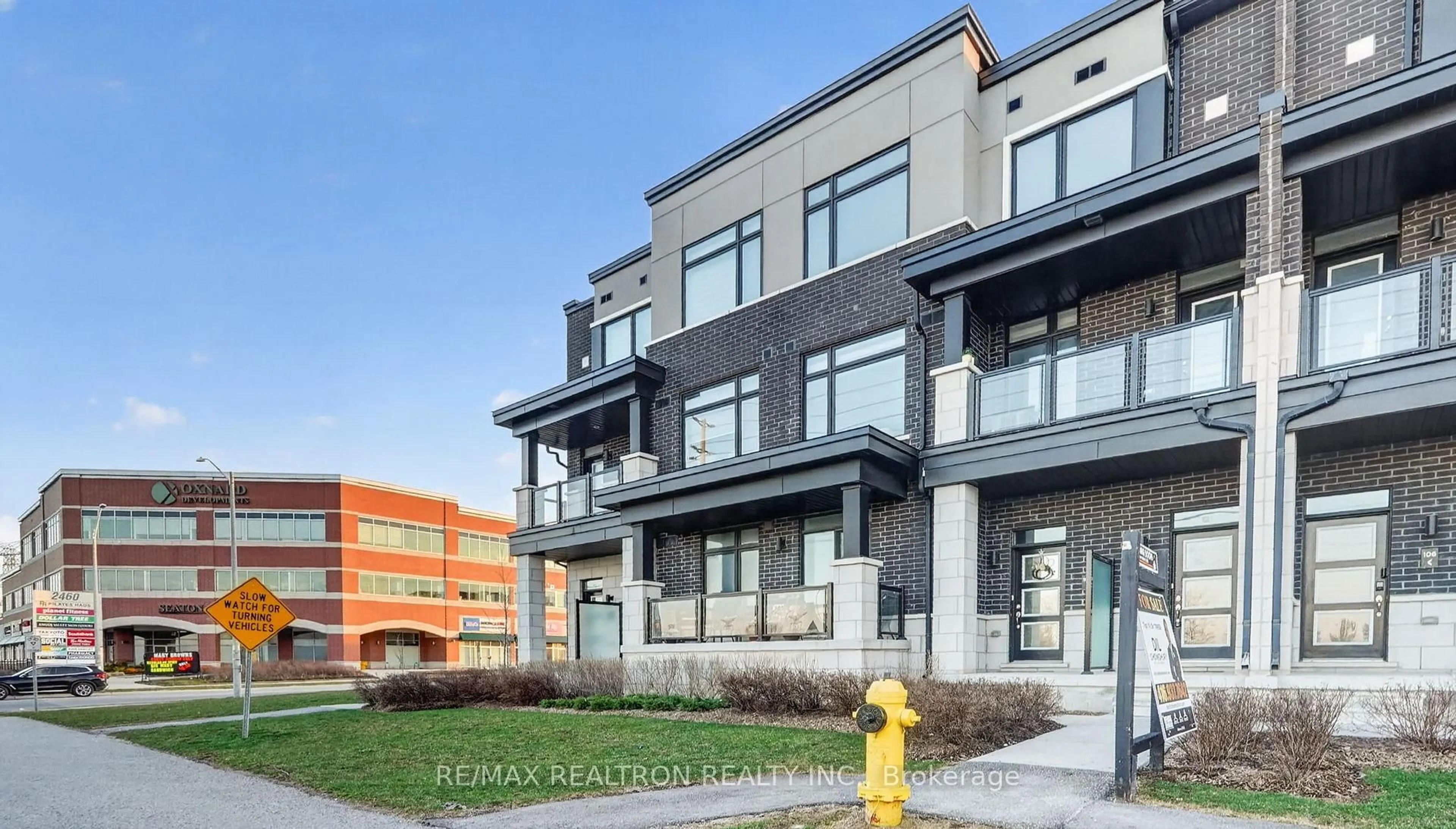 Home with brick exterior material, unknown for 2550 Castlegate Crossing #103, Pickering Ontario L1X 0H6