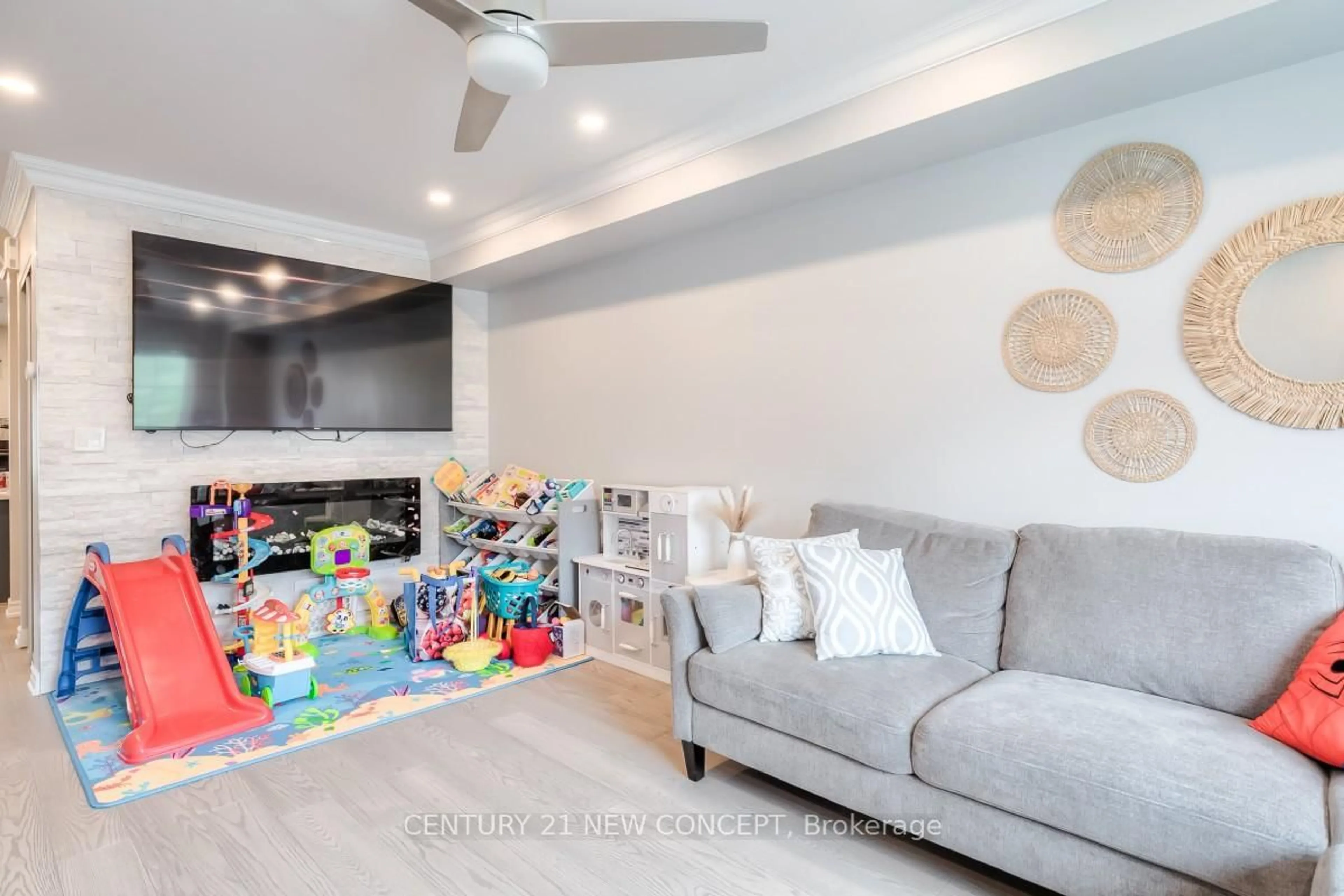 Unknown for 735 Sheppard Ave #33, Pickering Ontario L1V 7K5