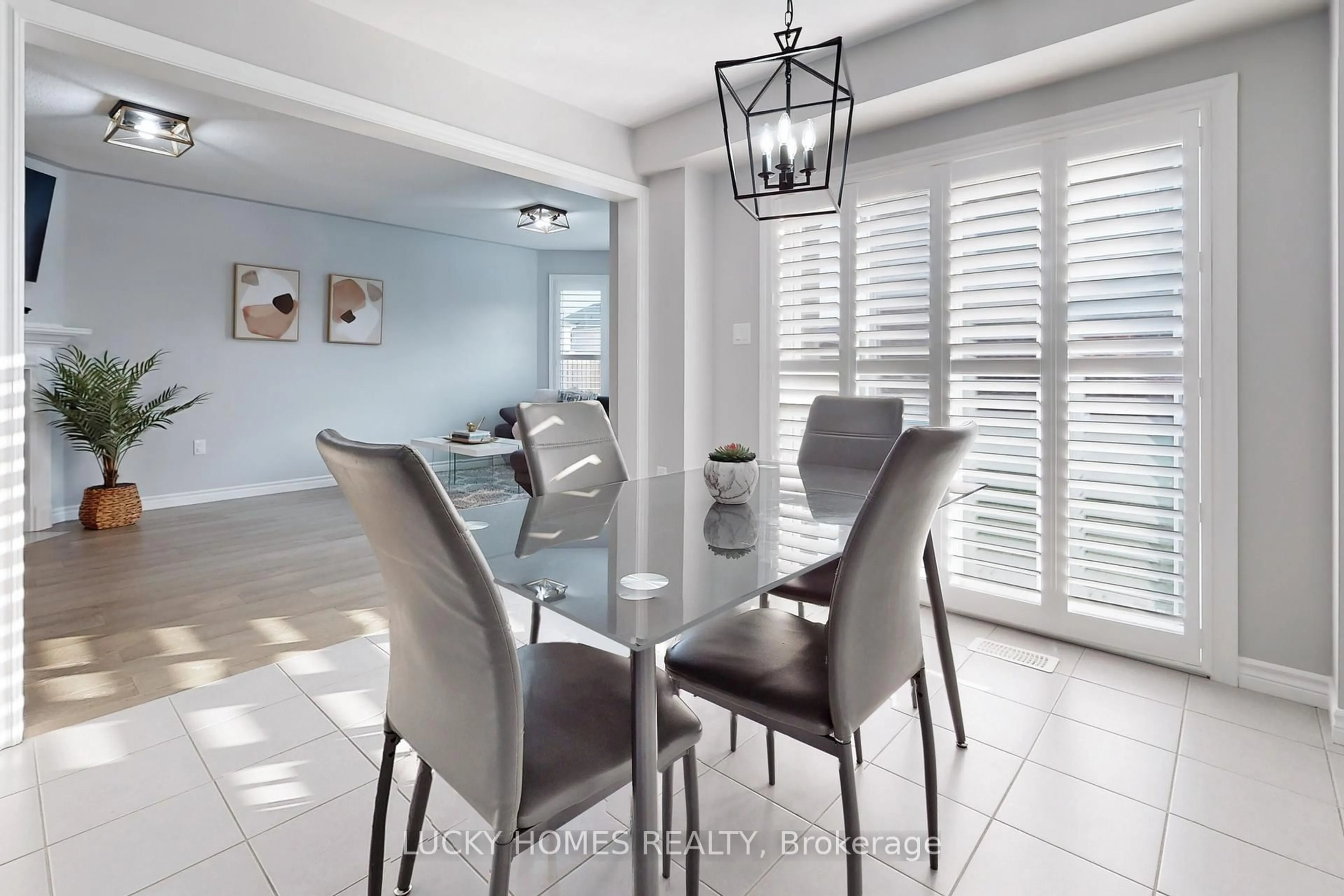 Dining room, ceramic/tile floor for 1502 Dunedin Cres, Oshawa Ontario L1K 0T9