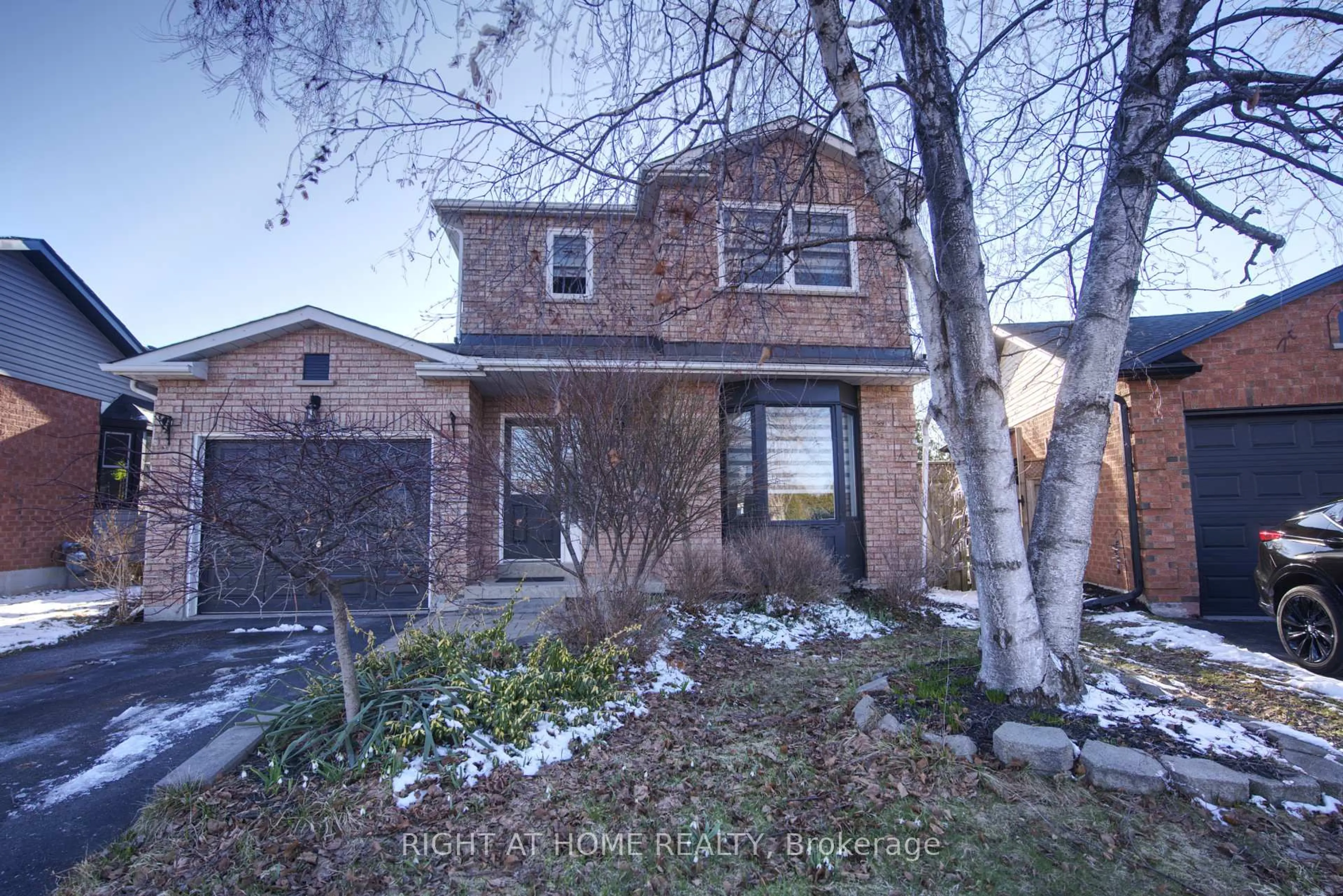 Home with brick exterior material, street for 81 Beechnut Cres, Clarington Ontario L1E 1Y4