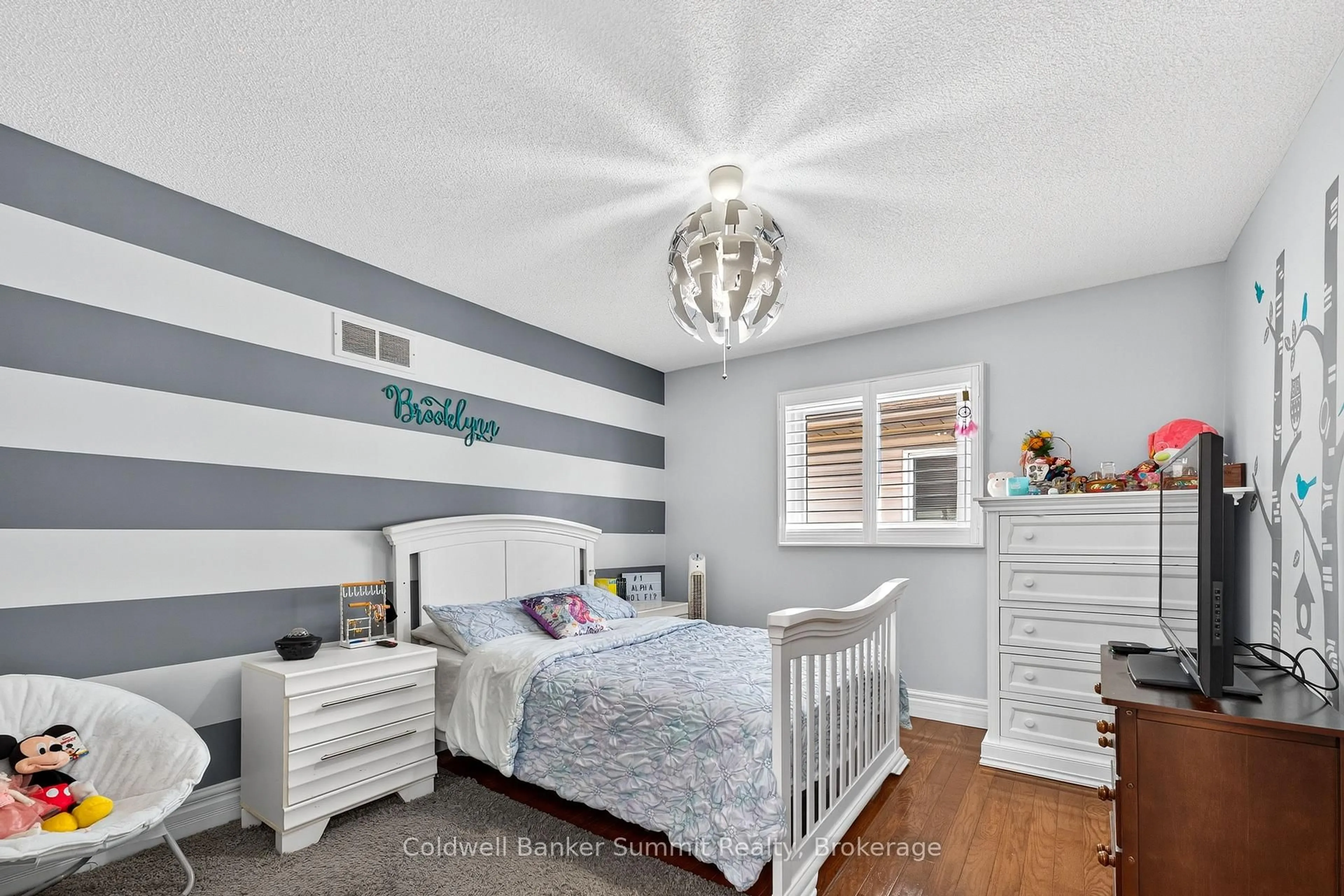 Bedroom with bed, wood/laminate floor for 1037 Sandcliff Dr, Oshawa Ontario L1K 2E5