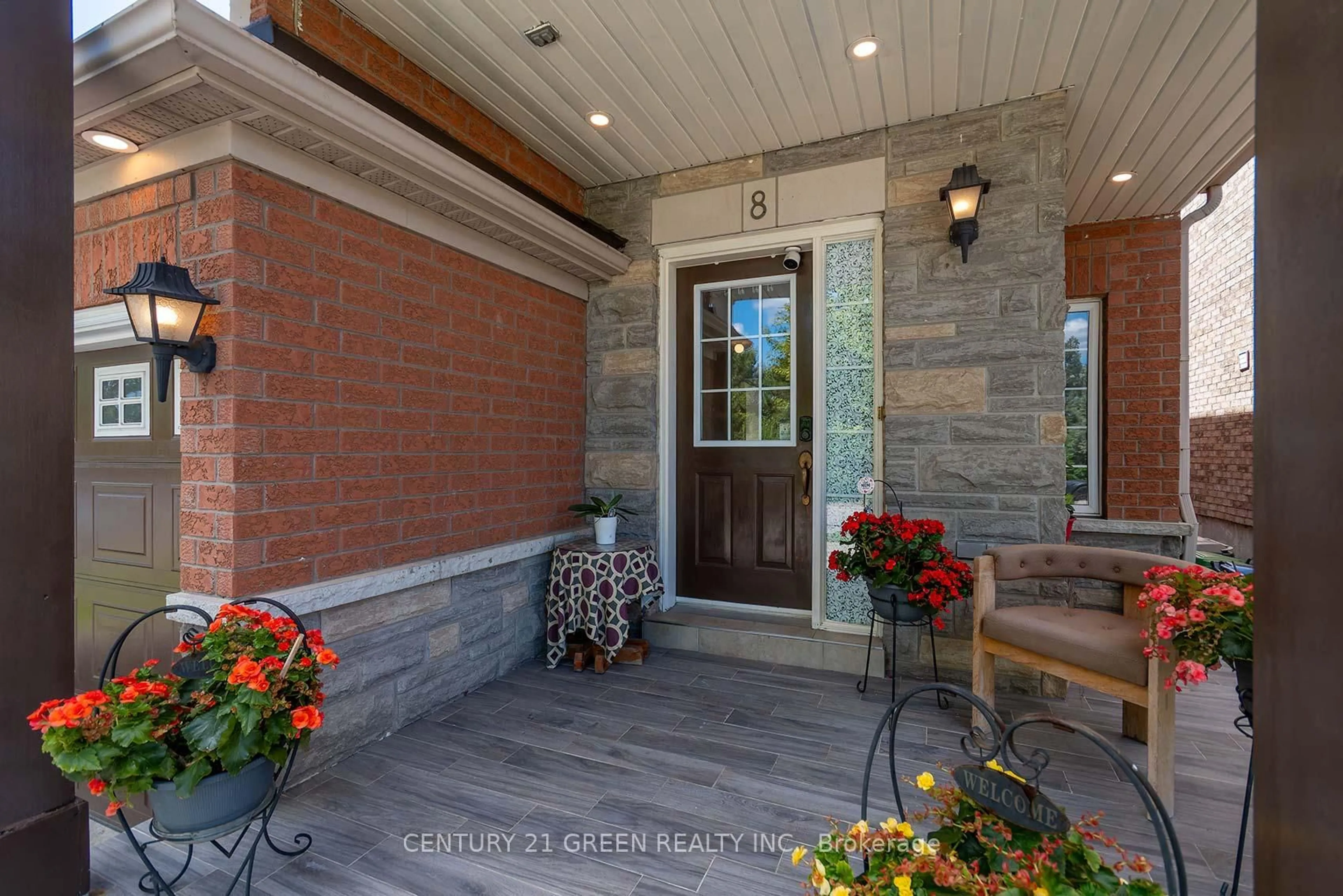 Indoor entryway for 8 Lampman Dr, Toronto Ontario M1E 5L1