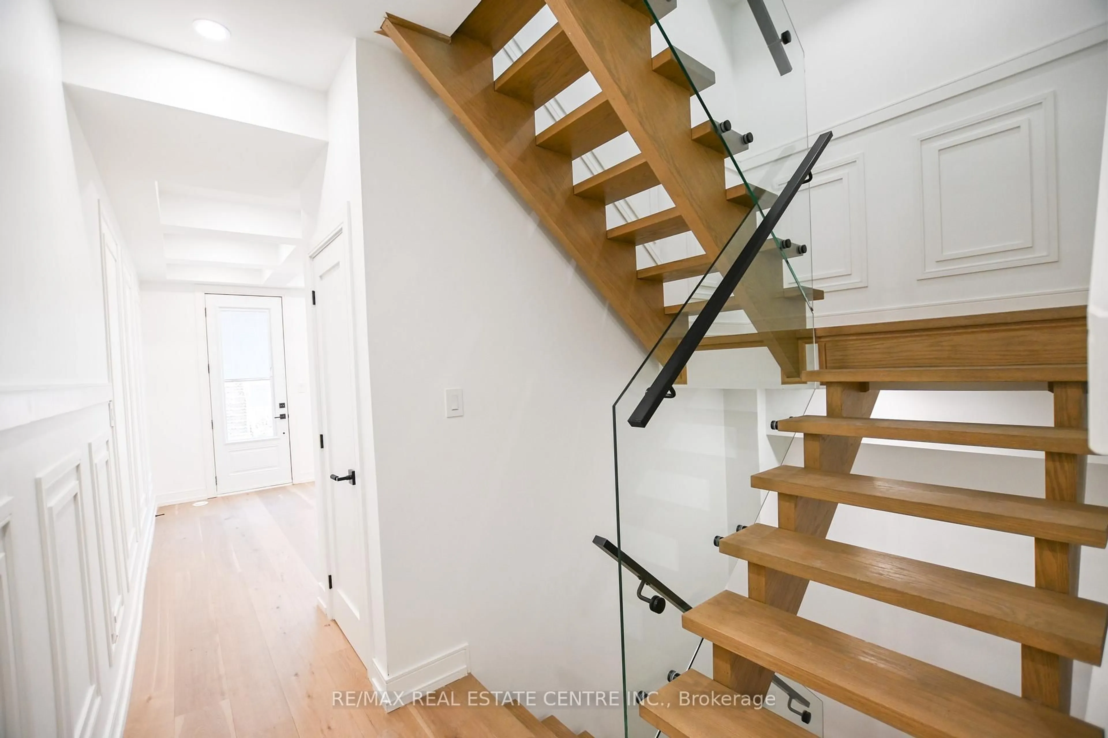 Stairs for 57 Jones Ave, Toronto Ontario M4M 2Z7
