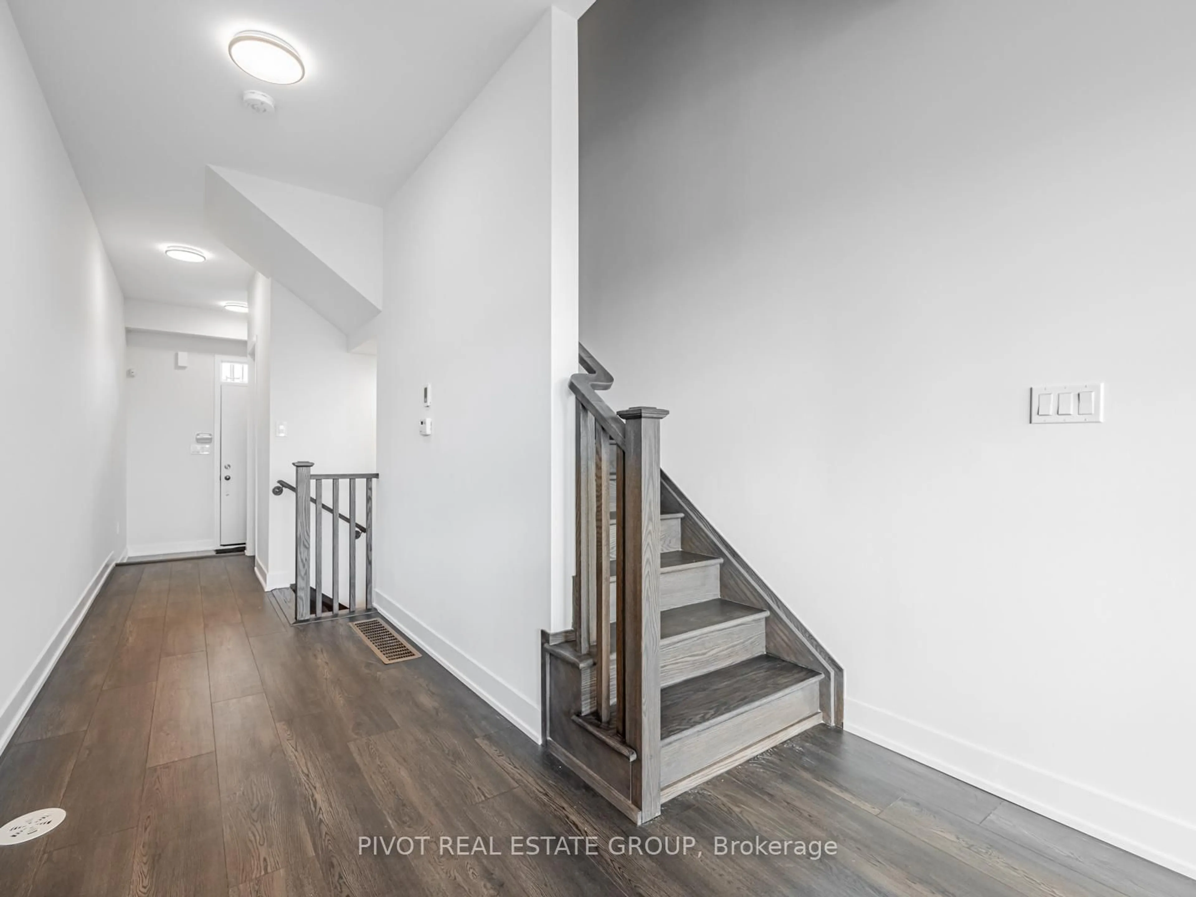 Unknown for 9 Lively Way, Whitby Ontario L1R 0S3