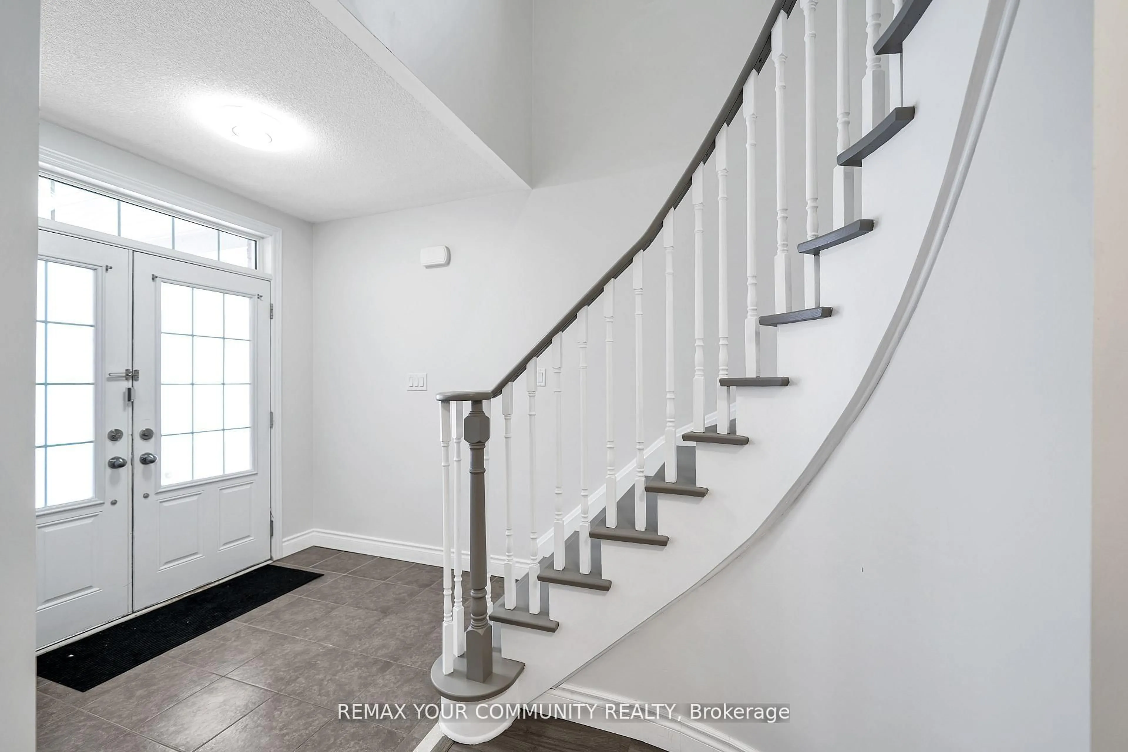 Unknown for 17 Adanac Dr, Whitby Ontario L1N 0J4