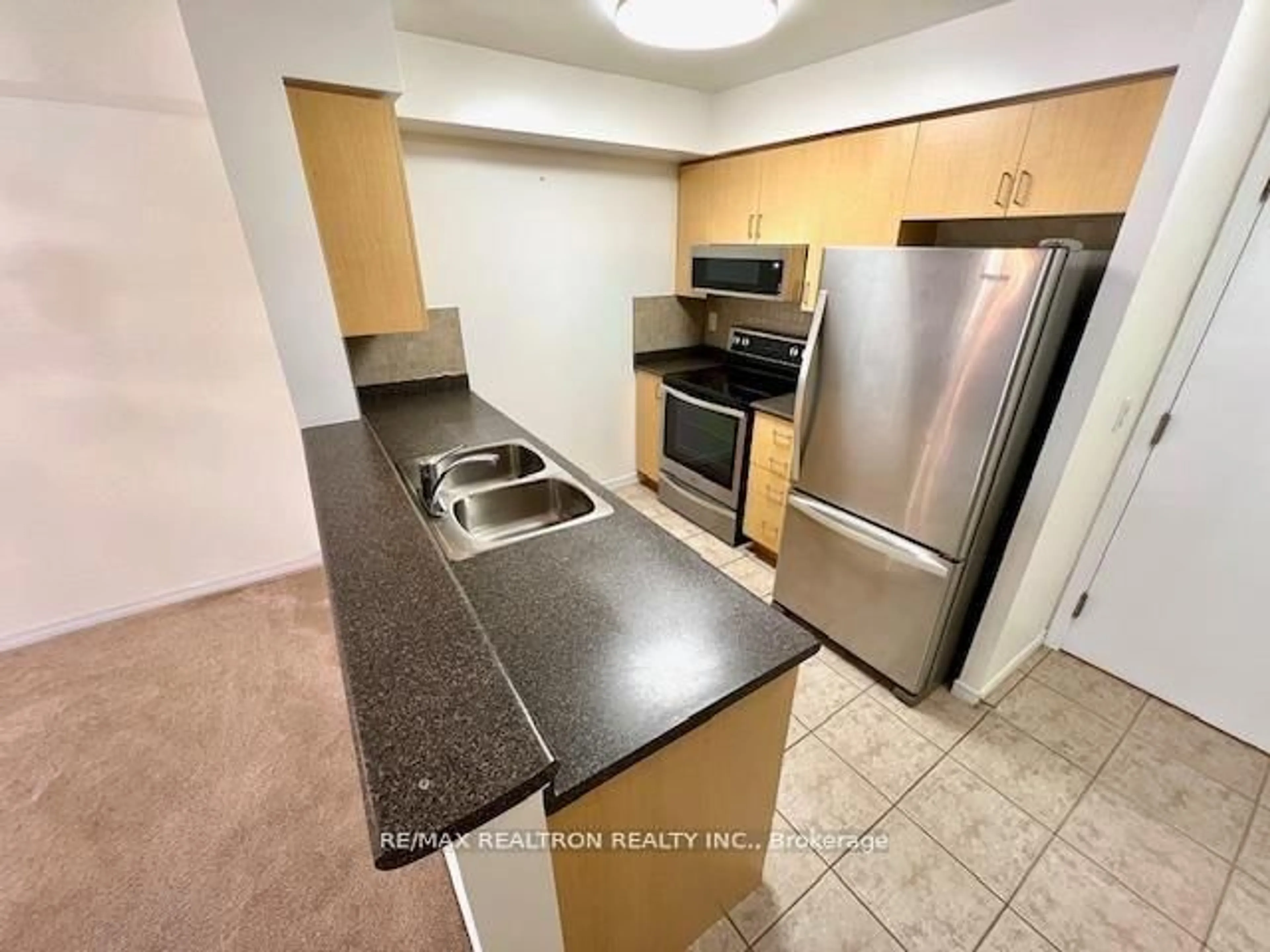 Standard kitchen, unknown for 3650 Kingston Rd #726, Toronto Ontario M1M 3X9