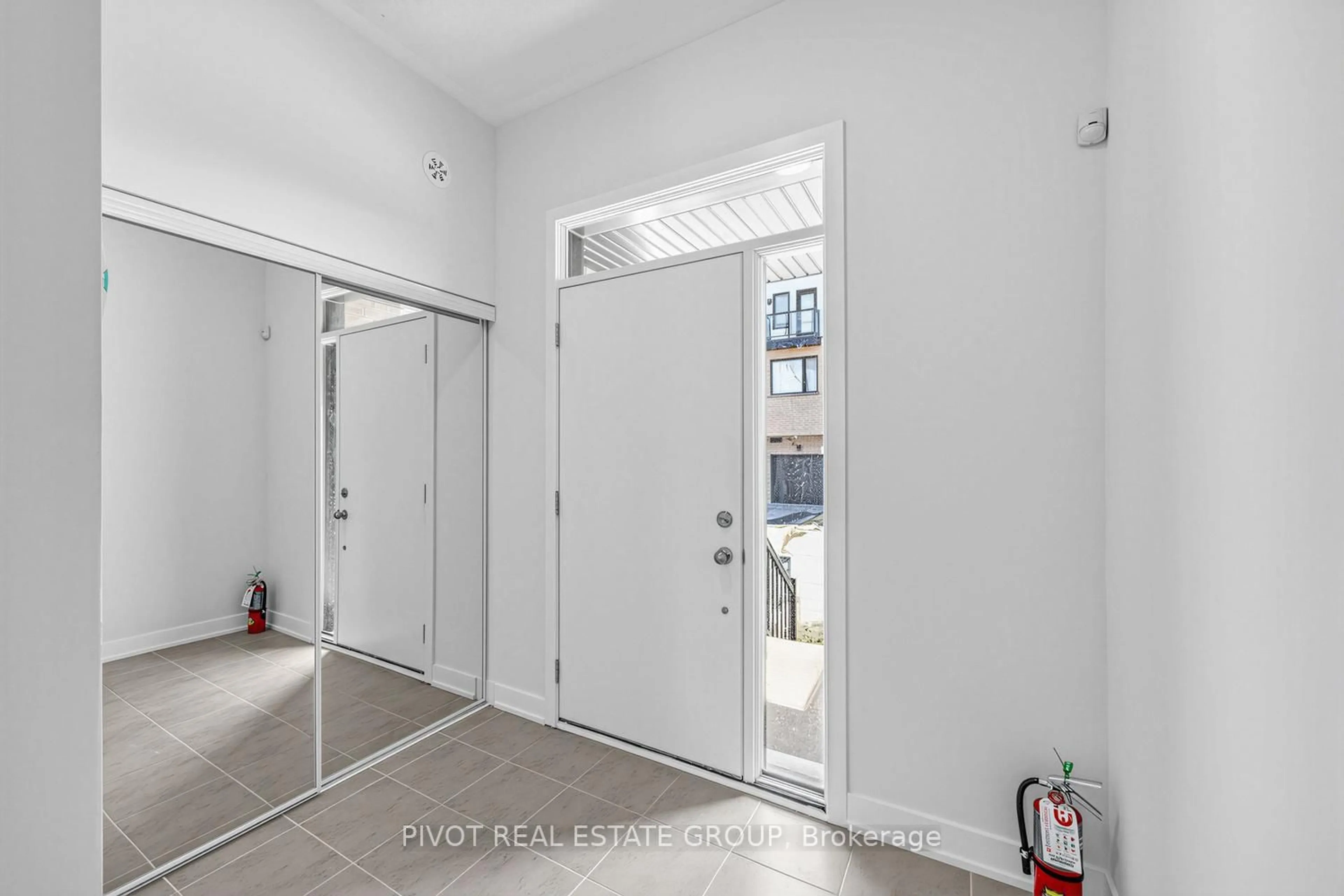 Indoor entryway for 4 Lively Way, Whitby Ontario L1R 0S3