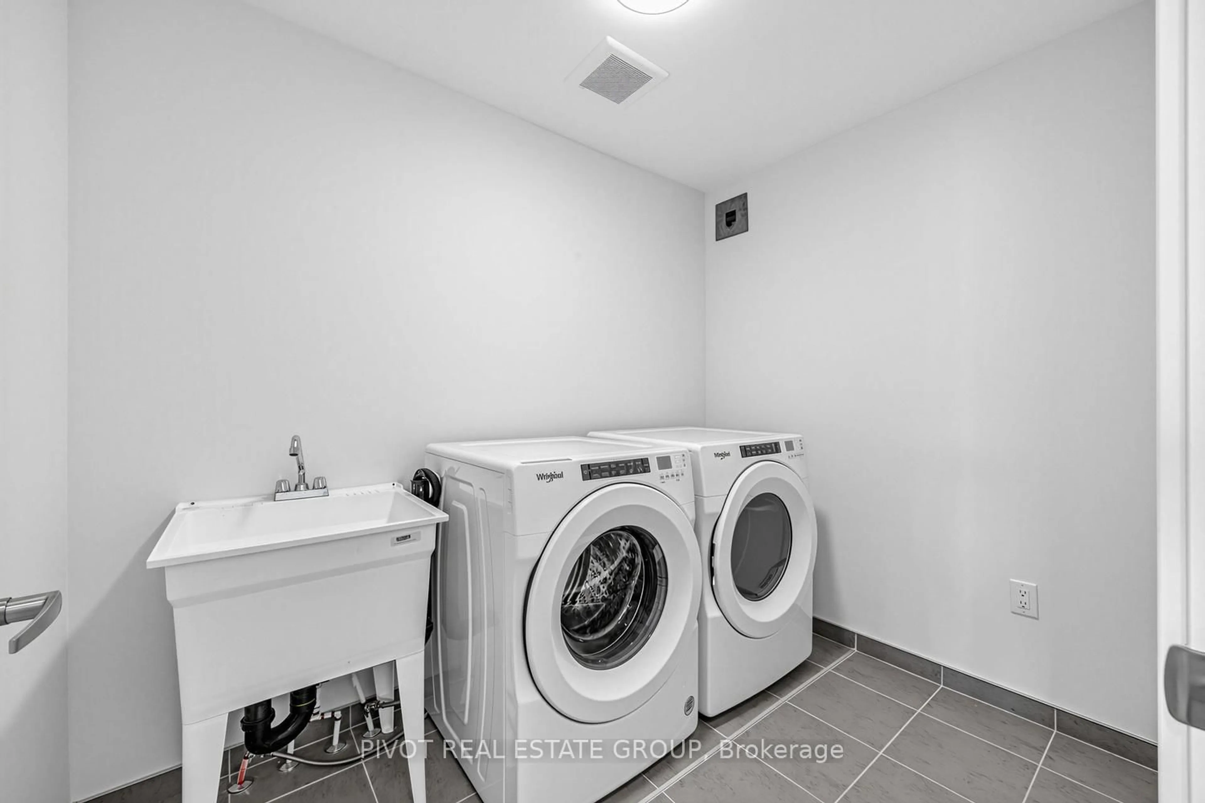 Laundry room for 4 Lively Way, Whitby Ontario L1R 0S3