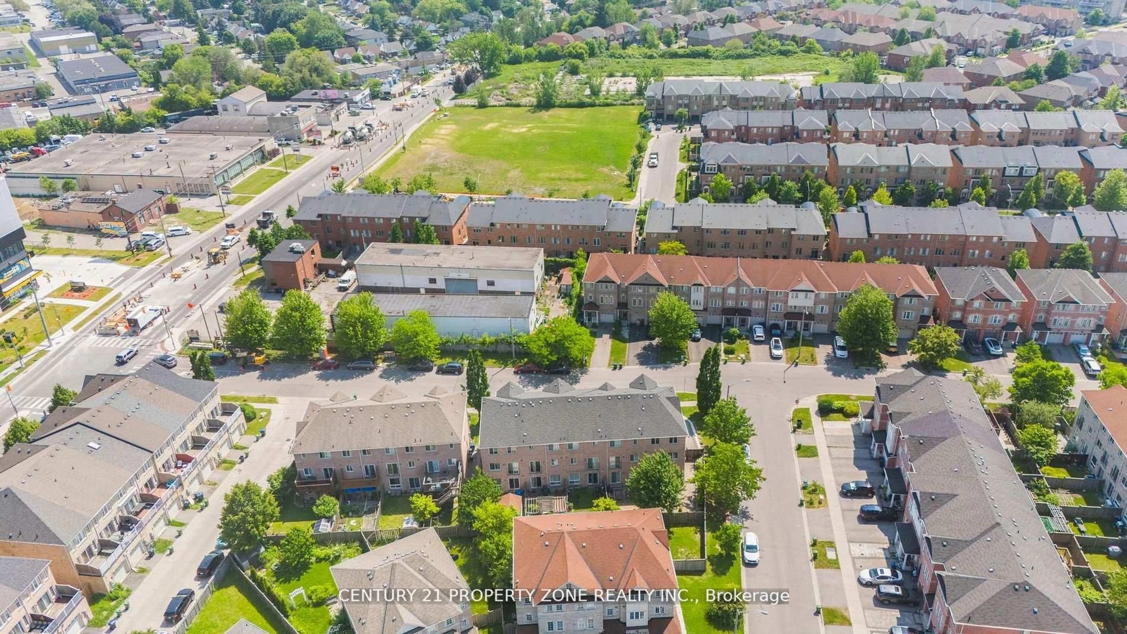A pic from outside/outdoor area/front of a property/back of a property/a pic from drone, street for 28 Seminoff St, Toronto Ontario M1L 0B1