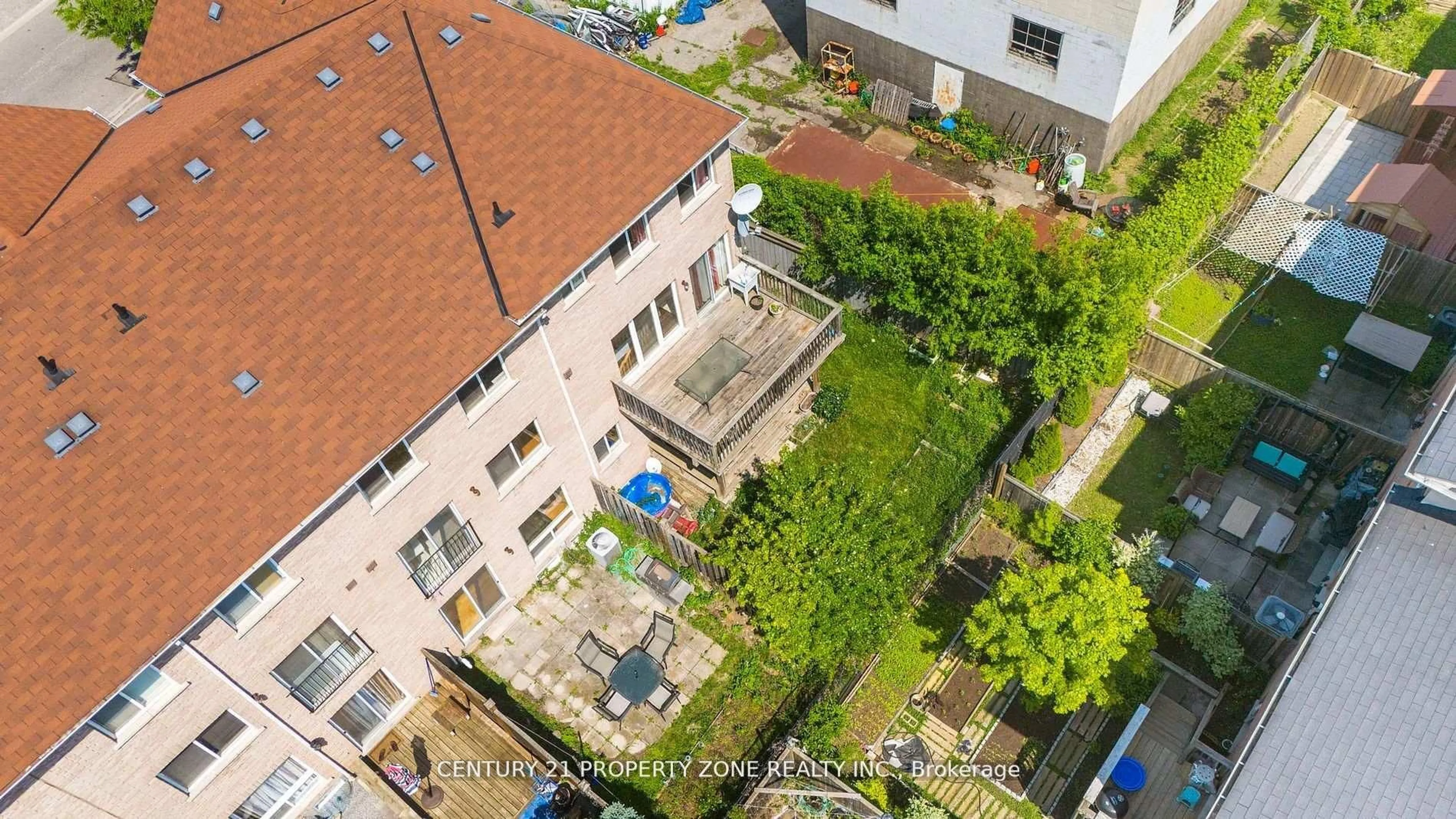 A pic from outside/outdoor area/front of a property/back of a property/a pic from drone, city buildings view from balcony for 28 Seminoff St, Toronto Ontario M1L 0B1
