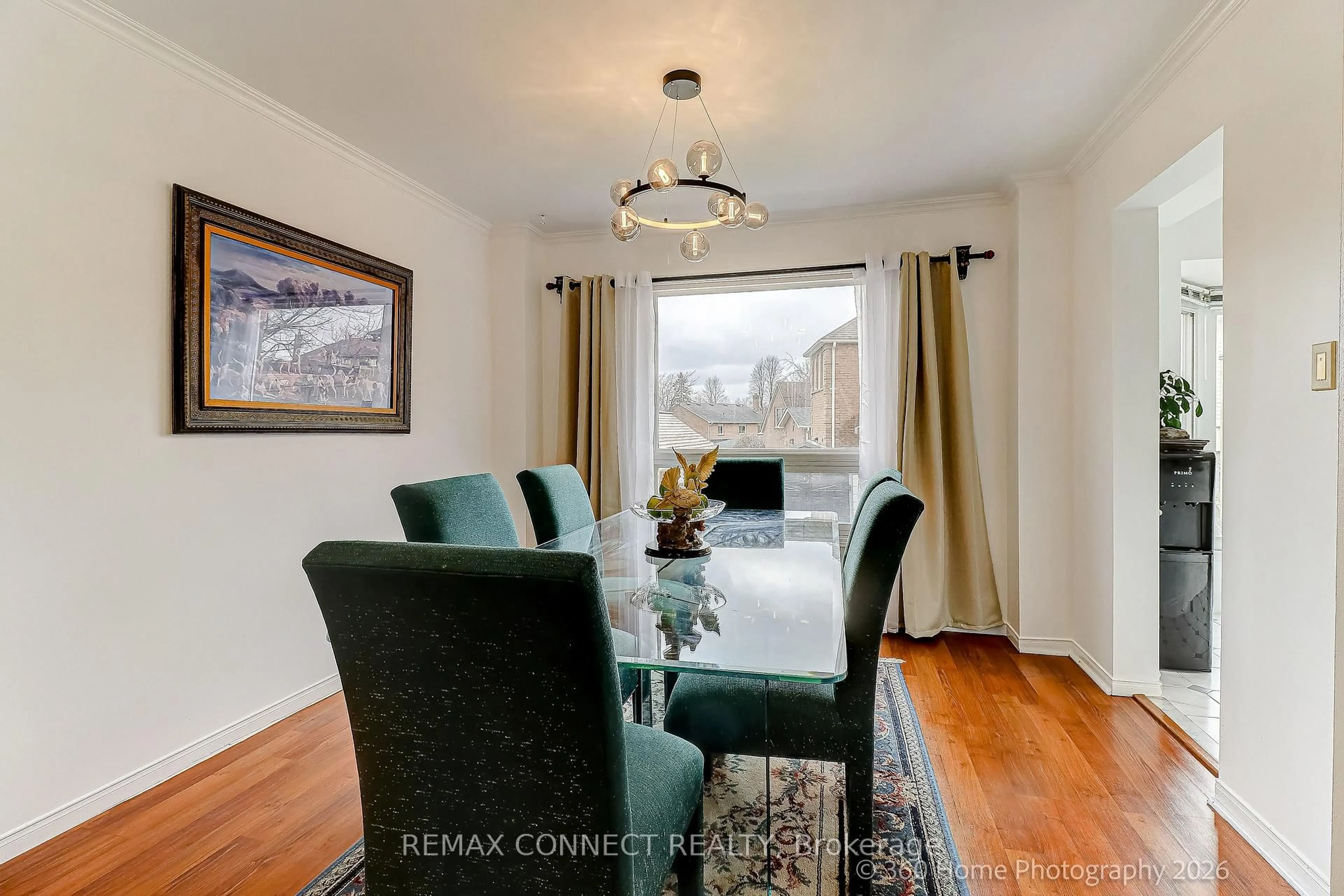 Dining room, unknown for 4 Mayflower St, Whitby Ontario L1N 8B1