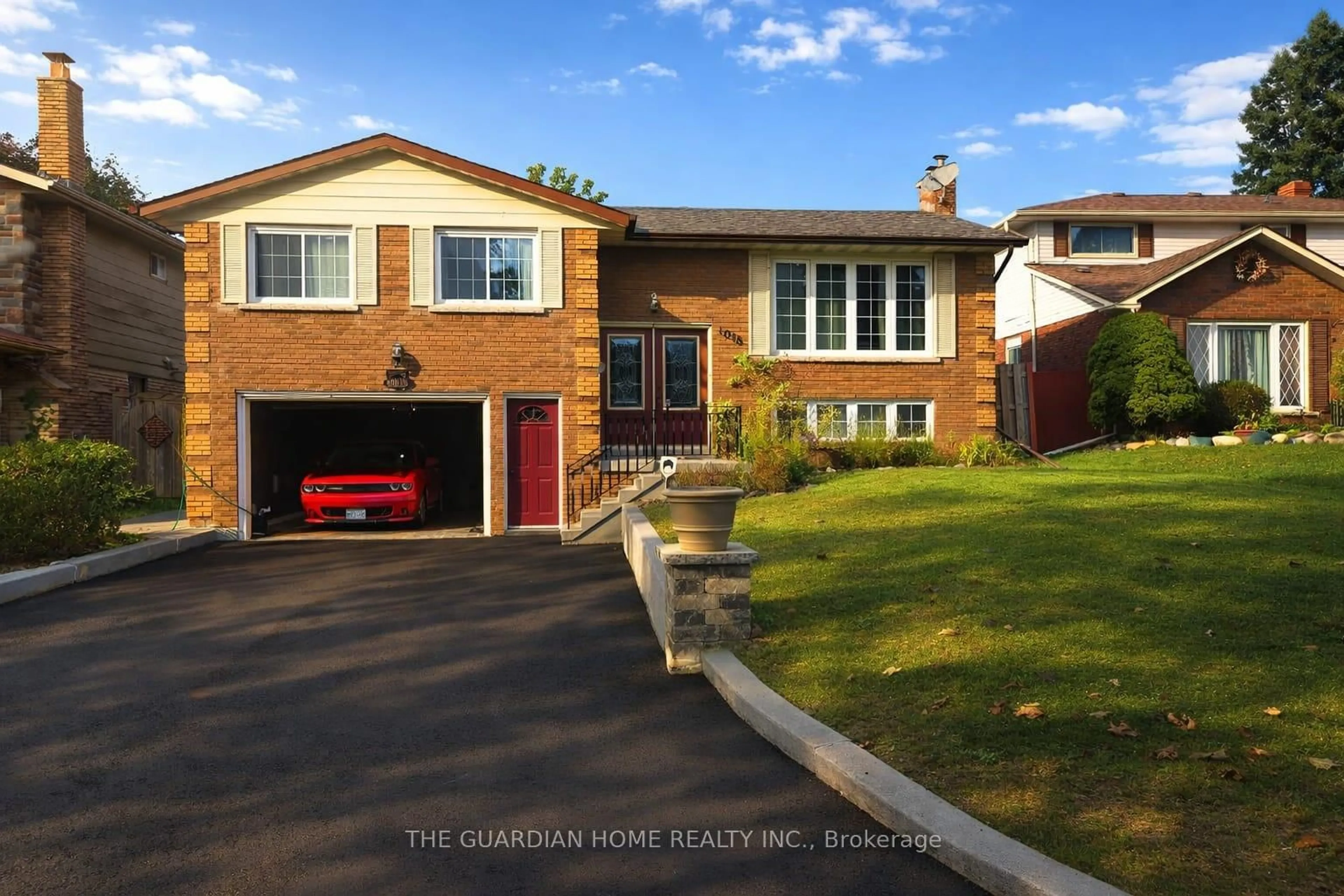 Home with brick exterior material, street for 1018 Pinetree Crt, Oshawa Ontario L1K 1P4