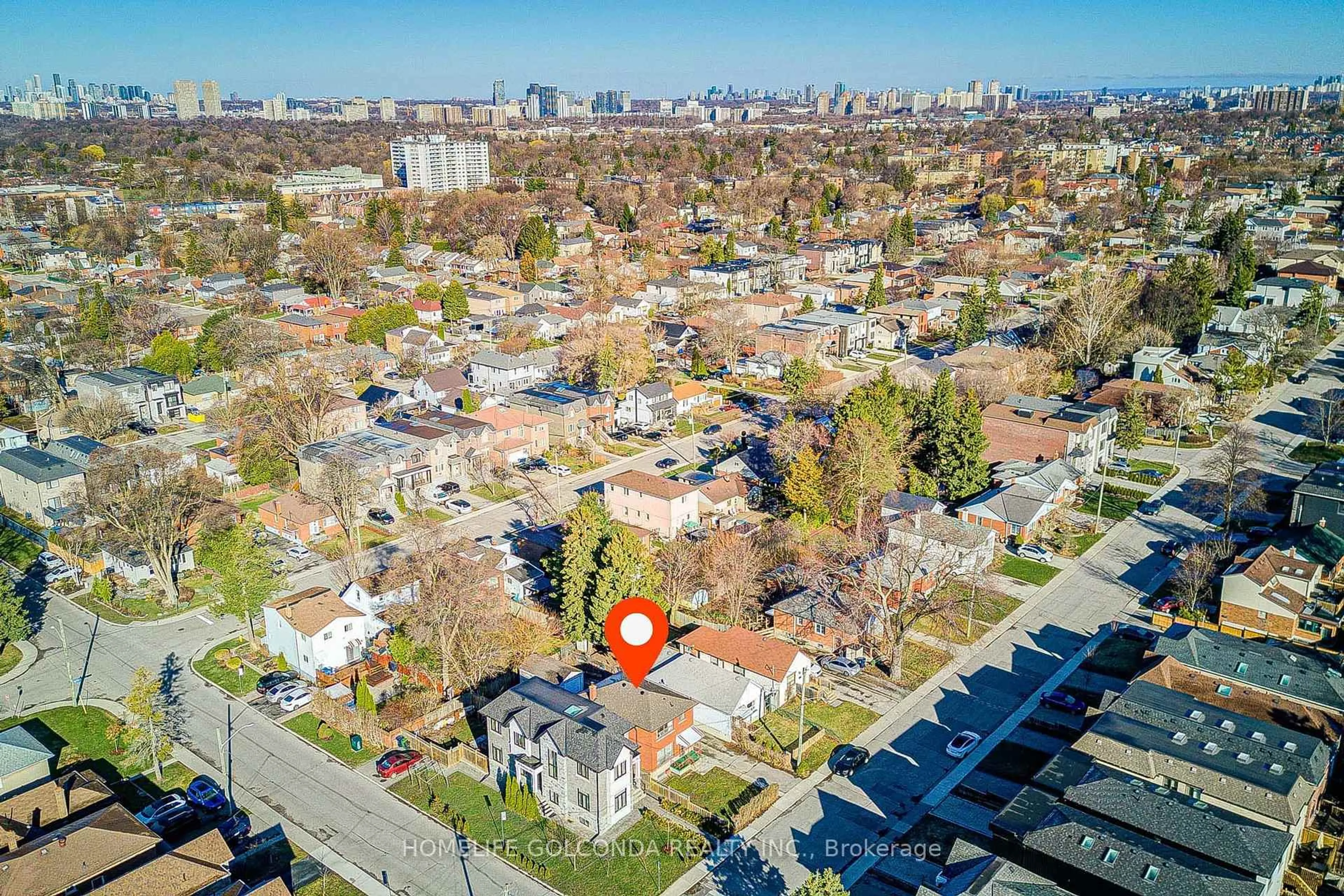 A pic from outside/outdoor area/front of a property/back of a property/a pic from drone, street for 24A Westbourne Ave, Toronto Ontario M1L 2Y2